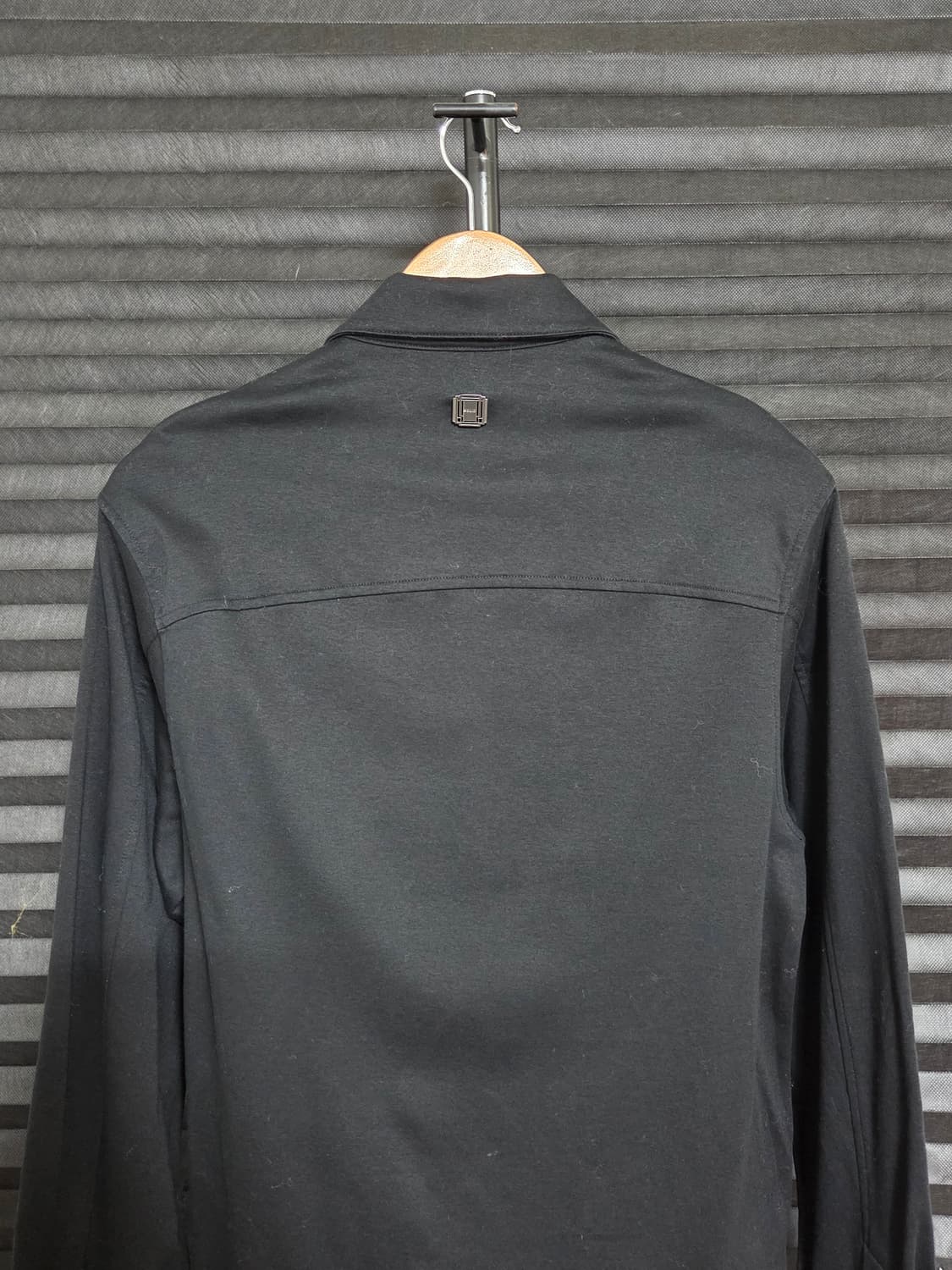 (정품) [솔리드옴므] 백 메탈 스퀘어 로고 카라 셔츠 | 00145 상품이미지7