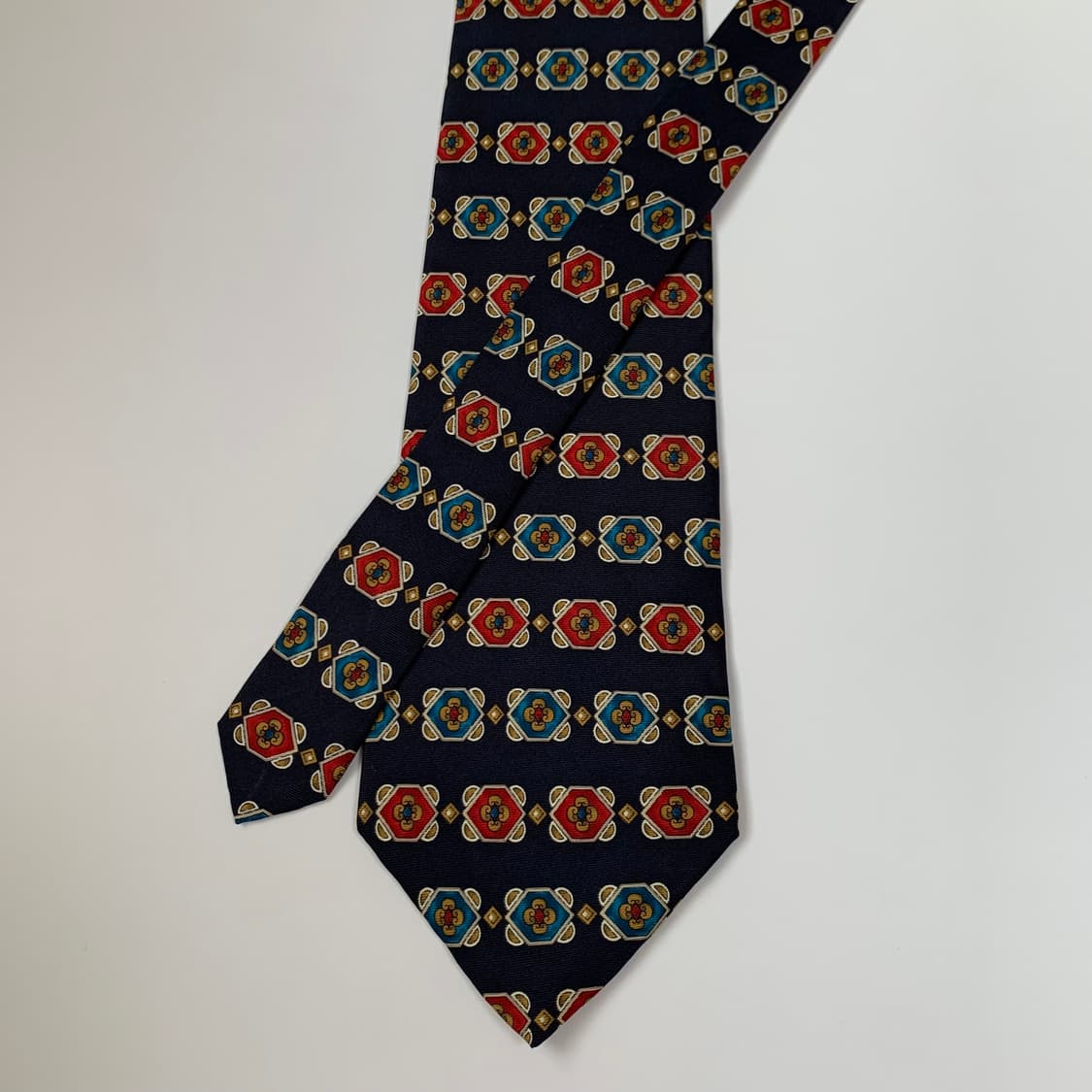 디올(Dior) 기하학적패턴 최상급 명품넥타이 A+ 결혼식룩 코디 상품이미지3