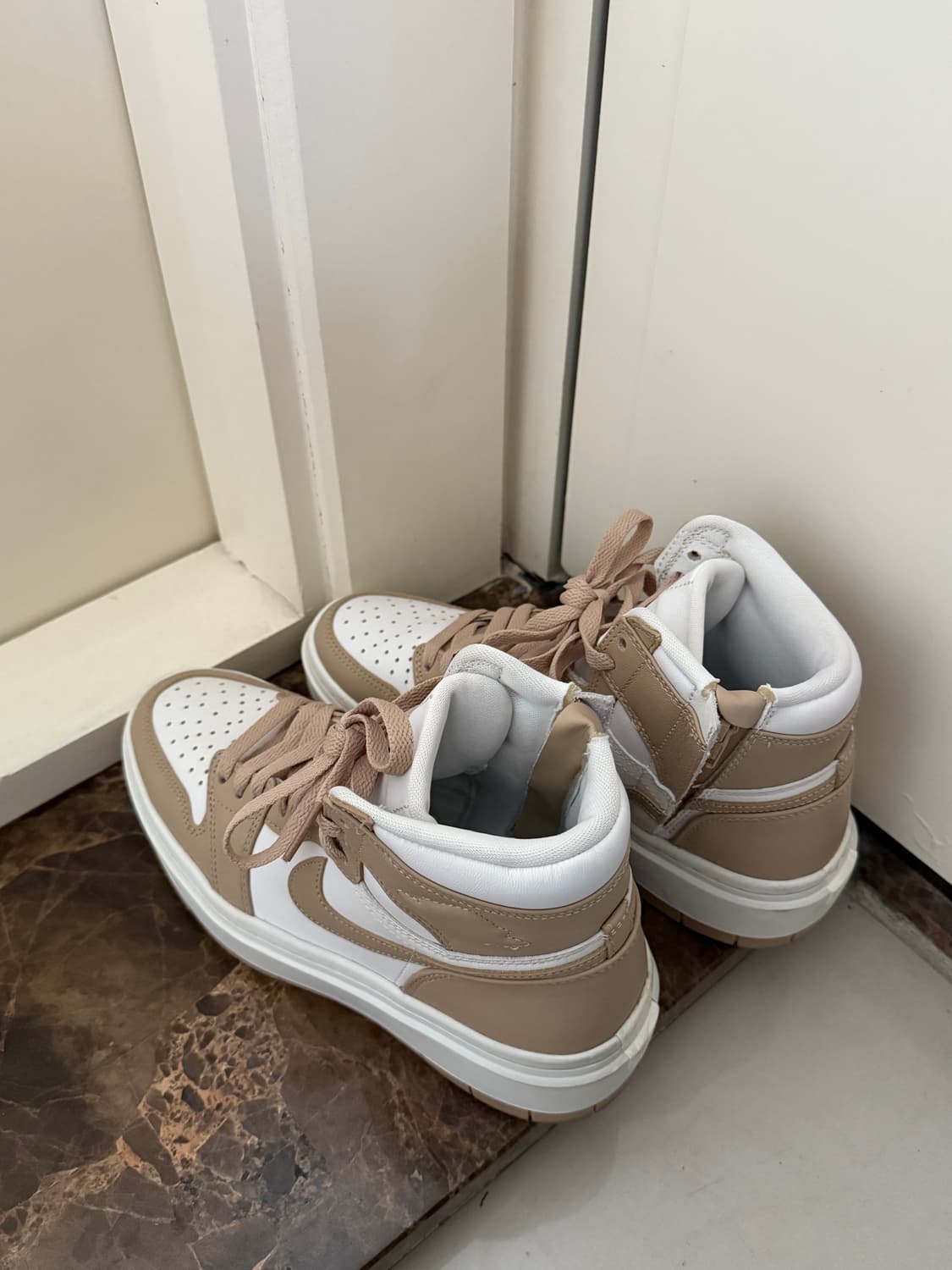 조던 1 엘리베이트 하이 화이트 데저트 235 상품이미지2