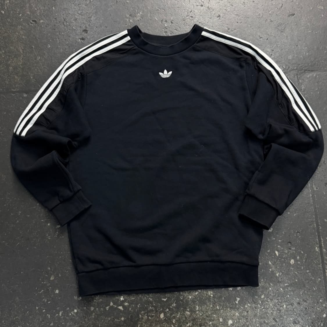 105 아디다스 맨투맨 상품이미지1