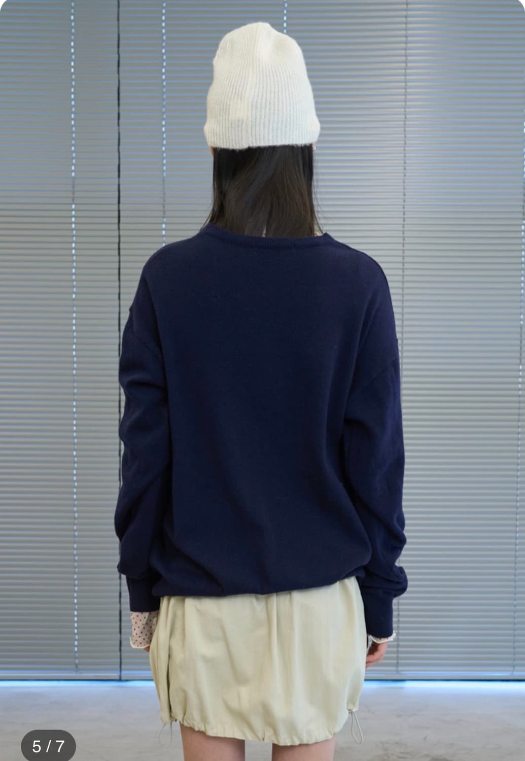 Wide V-neck Knit (Navy) 상품이미지4