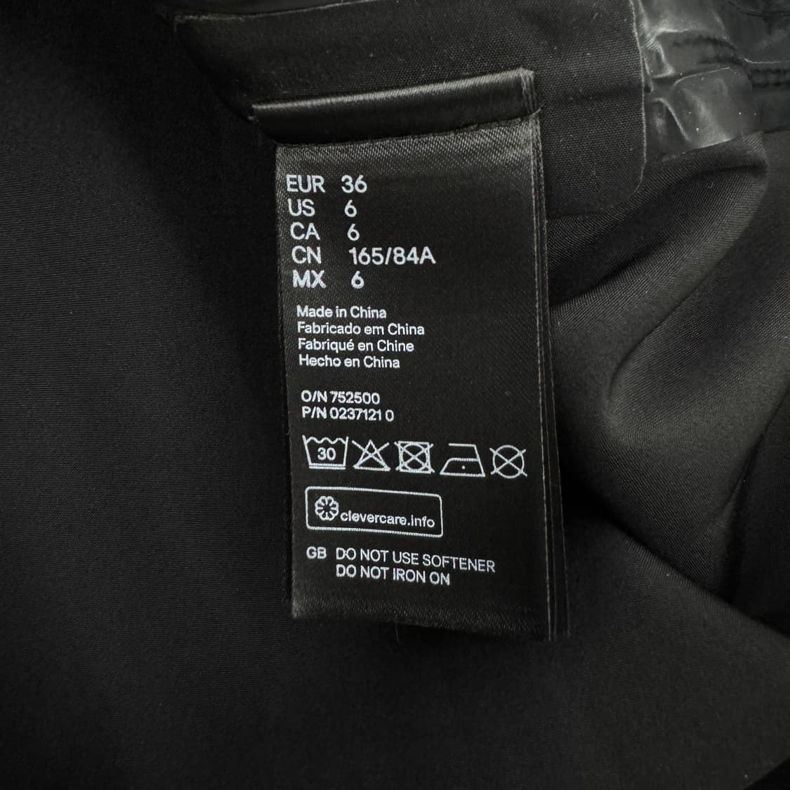 알렉산더왕 X H&M 바람막이 자켓 블랙  상품이미지8