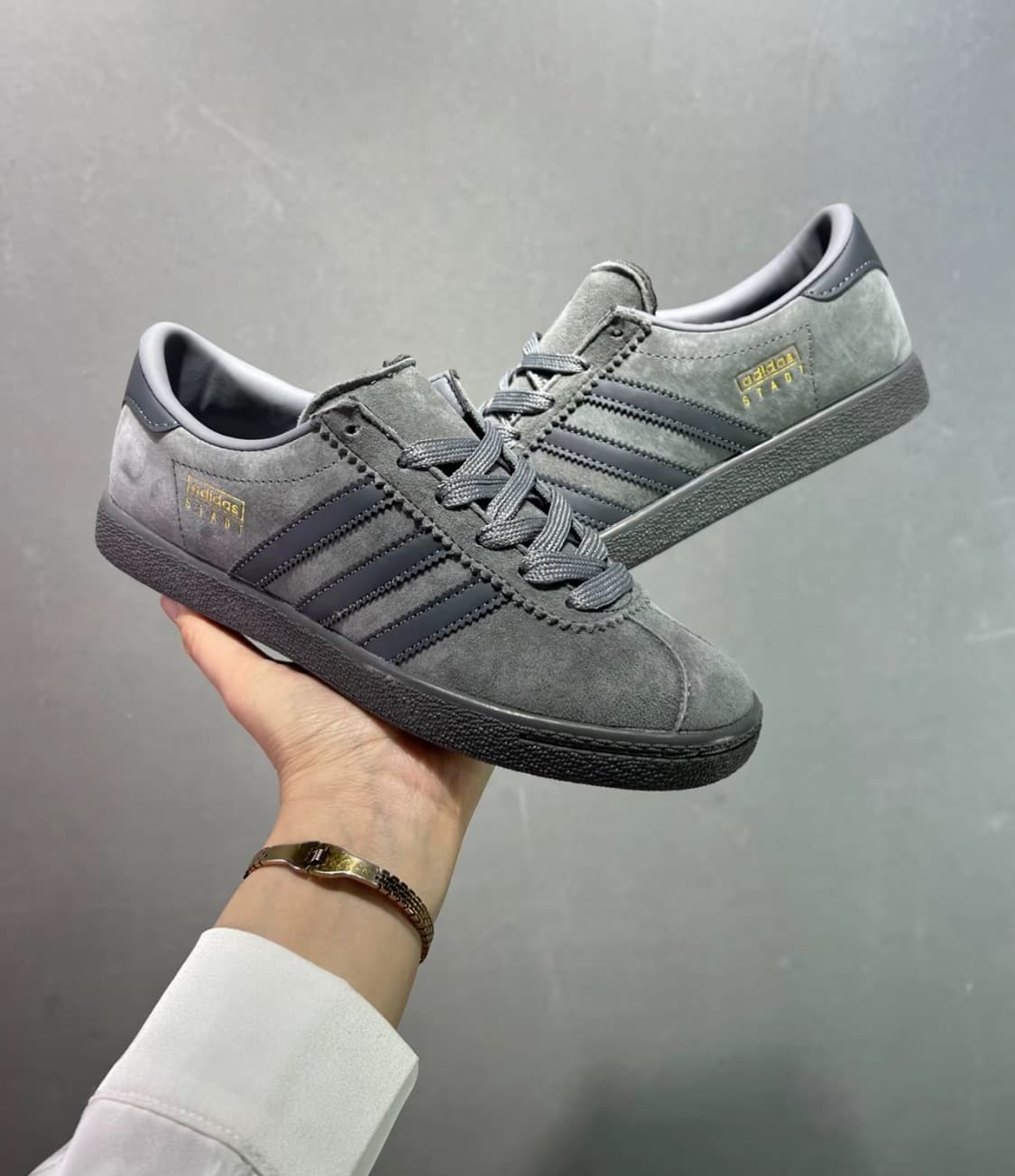 아디다스 슈타트 그레이 운동화  상품이미지3