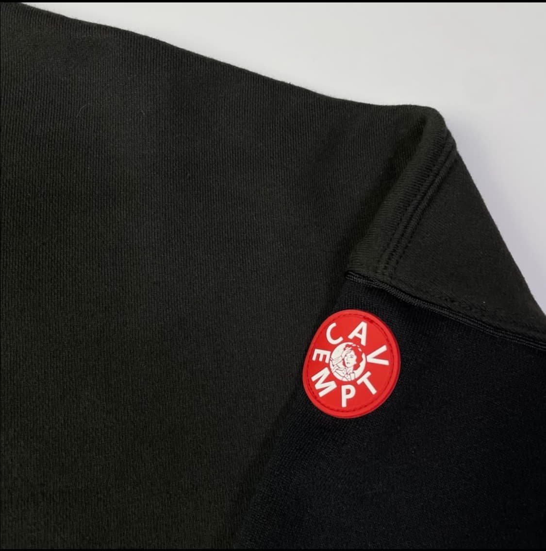 카브엠트 라운드 컷 맨투맨  상품이미지3