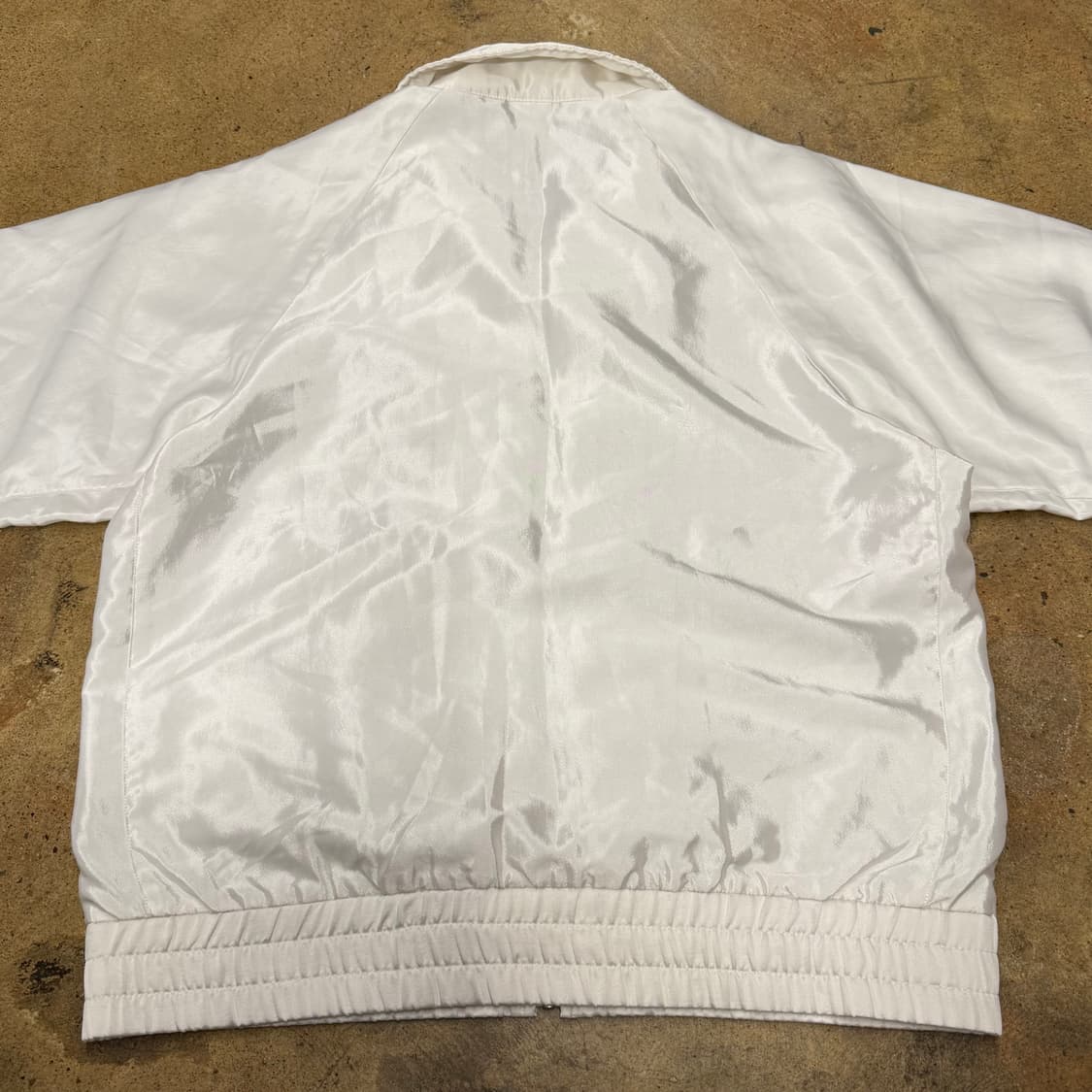 아디다스 올드스쿨 화이트 바람막이  상품이미지4