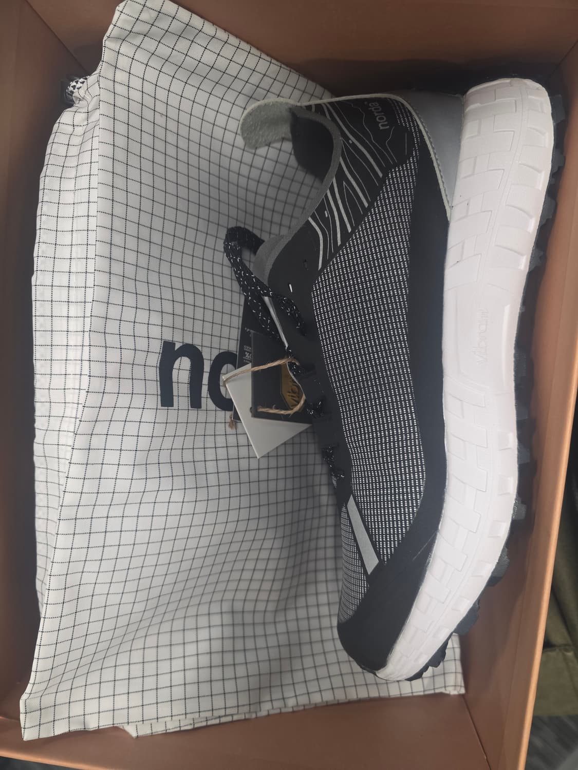 노다 002 270사이즈 검흰 상품이미지1