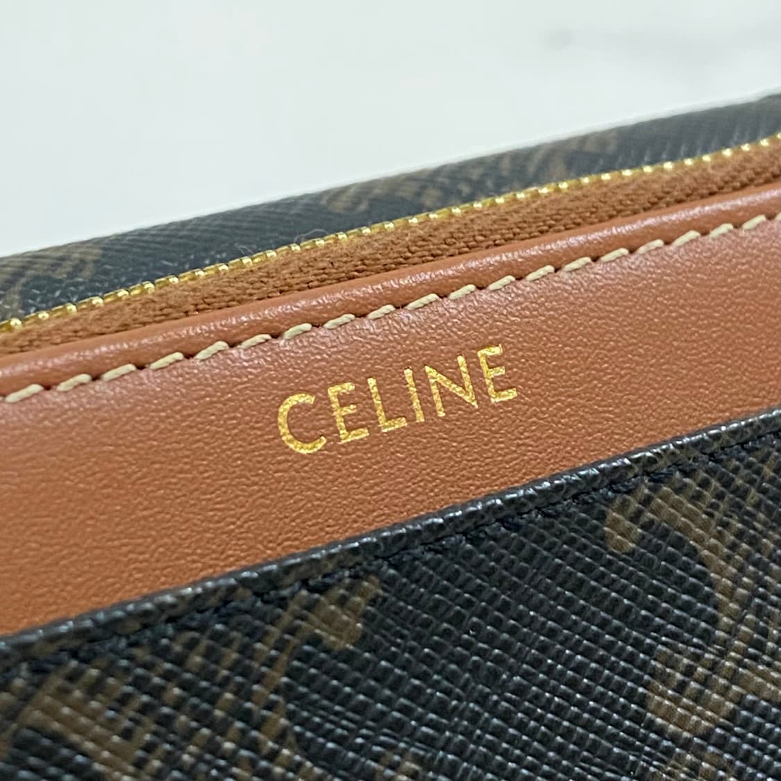 셀린느 트리옹프 캔버스 코인 컴팩트 월렛 반지갑 탄 상품이미지8