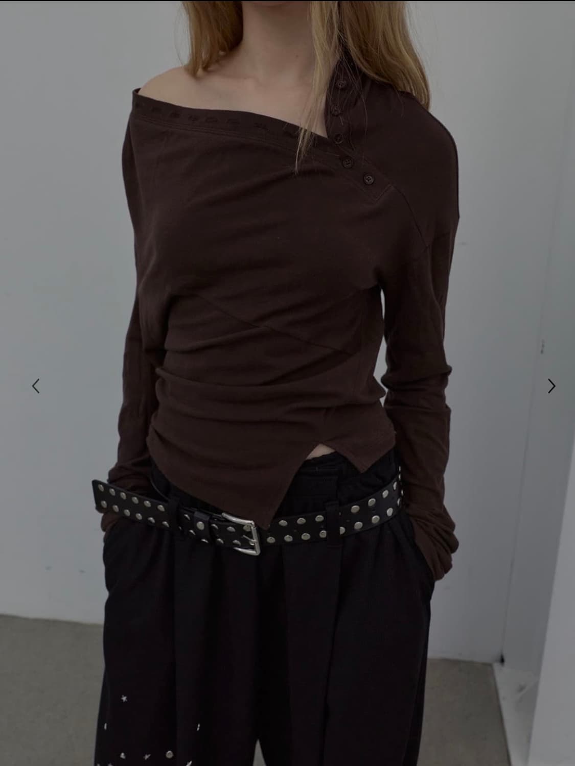 LCDC 언발란스 드레이프넥탑 상품이미지4