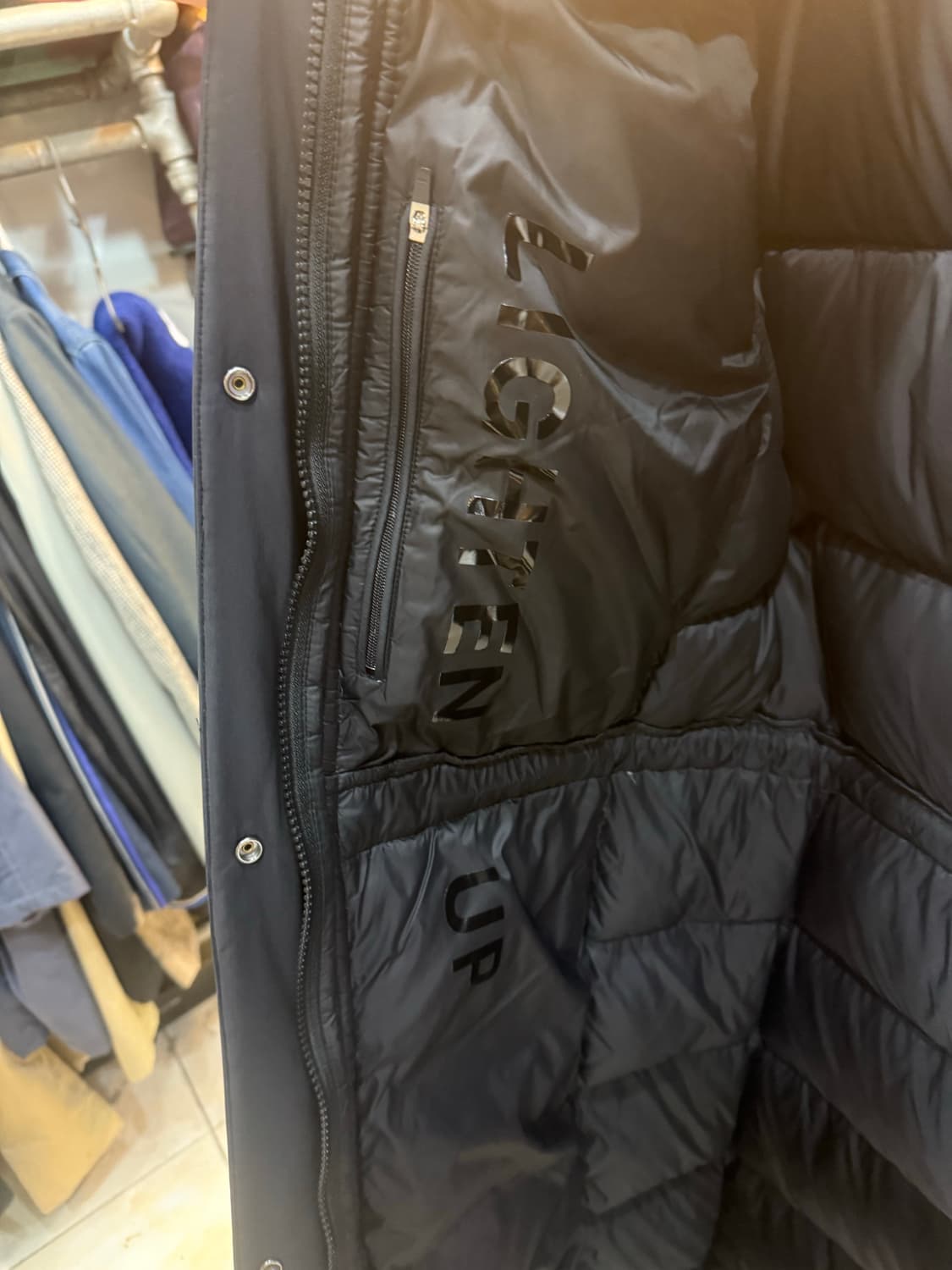 55-66/22fw 정품 무스너클 조카다 롱 패딩 팝니다 상품이미지3