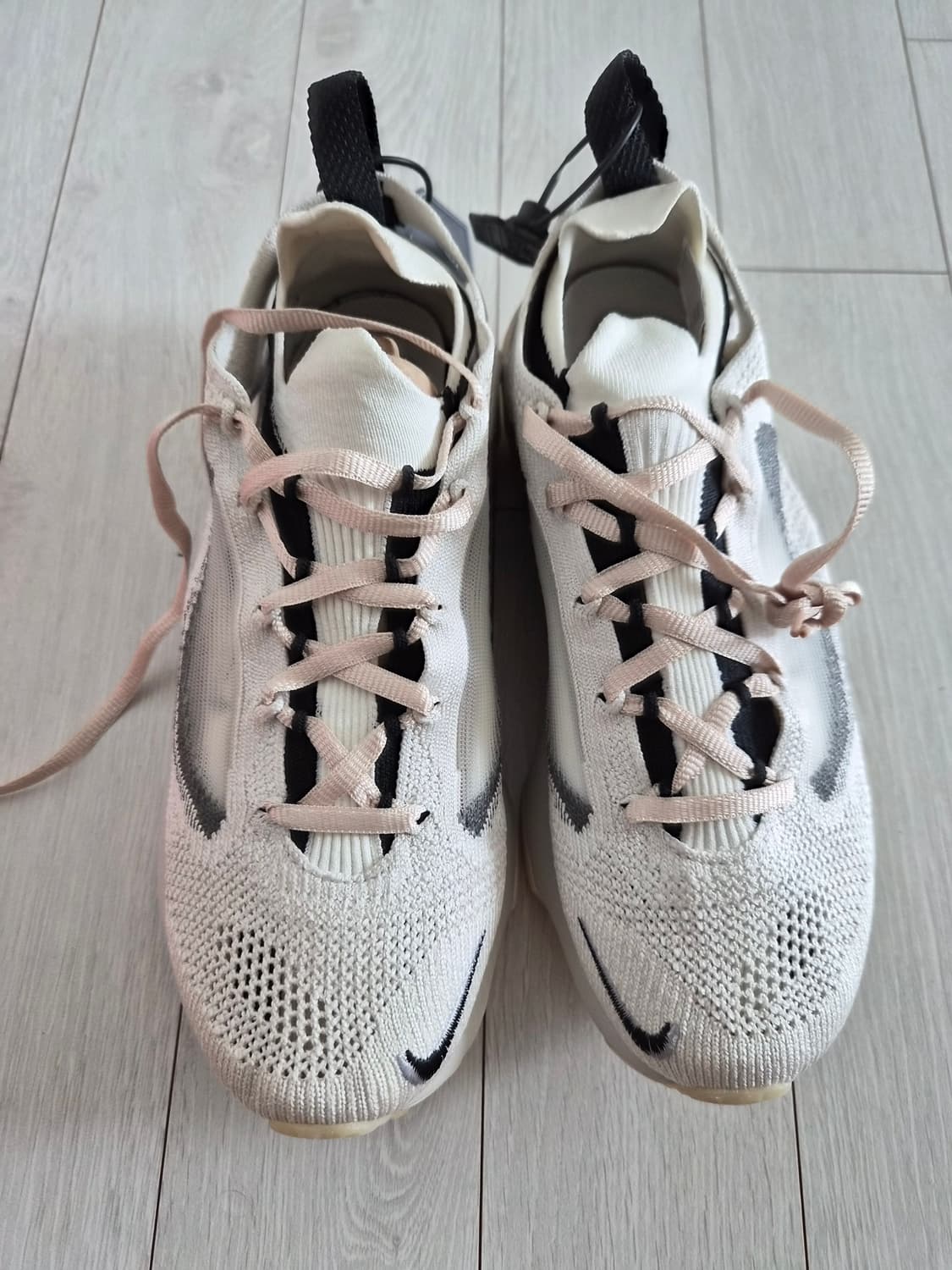 나이키 플라이니트 코코넛 밀크 팝니다(새제품) 상품이미지3