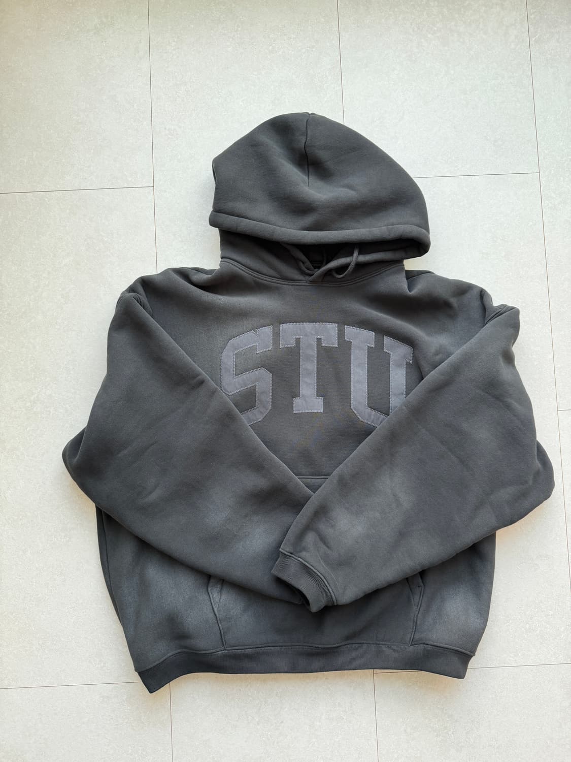 스투시 아플리케 후드 상품이미지1