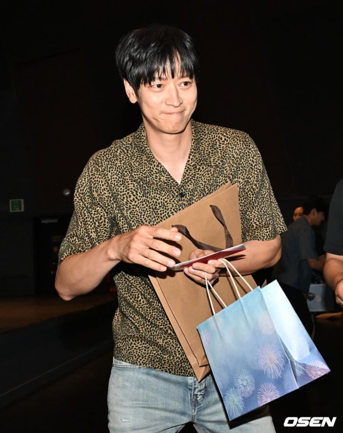 생로랑 강동원 이종원 김원중 레오퍼드 셔츠 상품이미지1