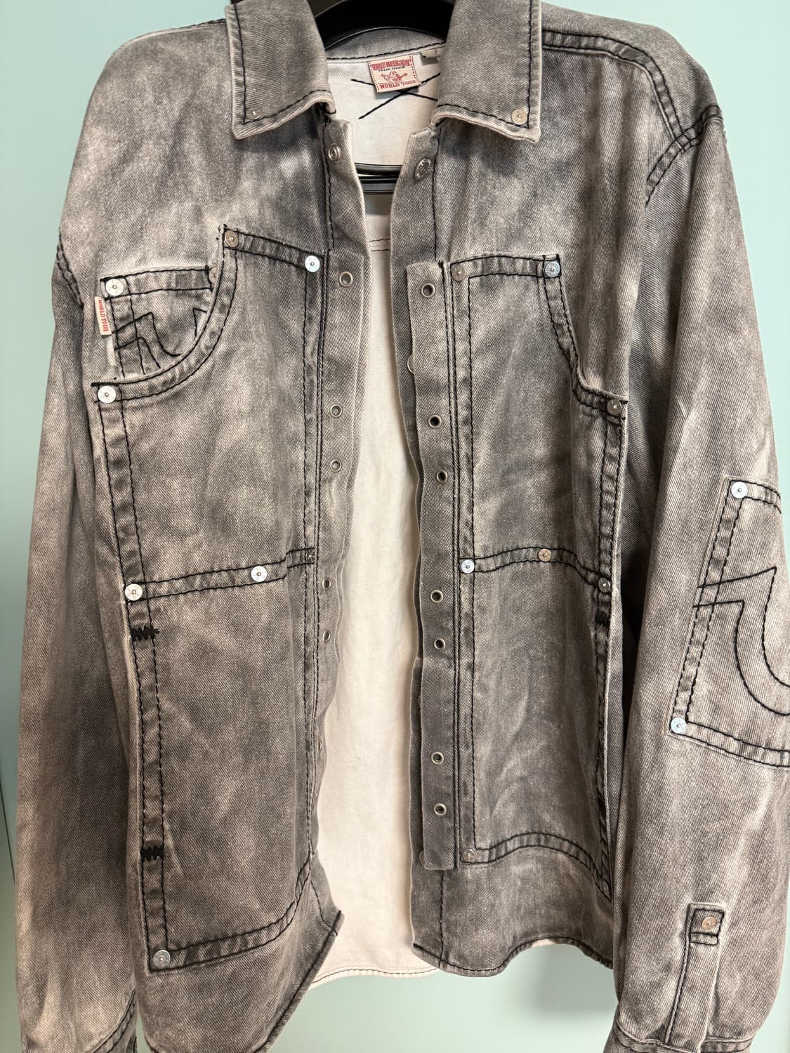 True Religion 그레이 워싱 데님 셔츠 상품이미지3