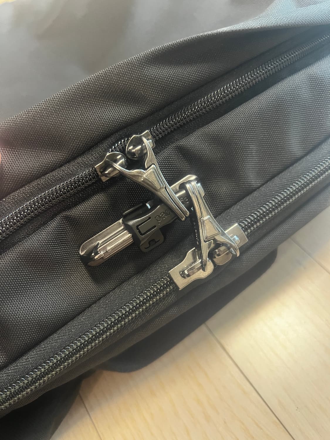 팩세이프 도난방지 18L 메트로세이프 16인치 상품이미지4