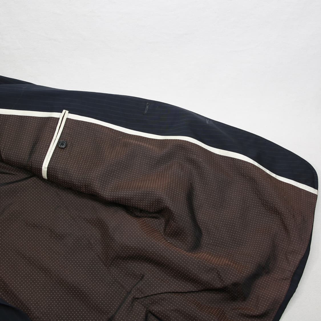 (착용컷) HUGO BOSS 스트라이프 블레이져 (남성용 105) 상품이미지8