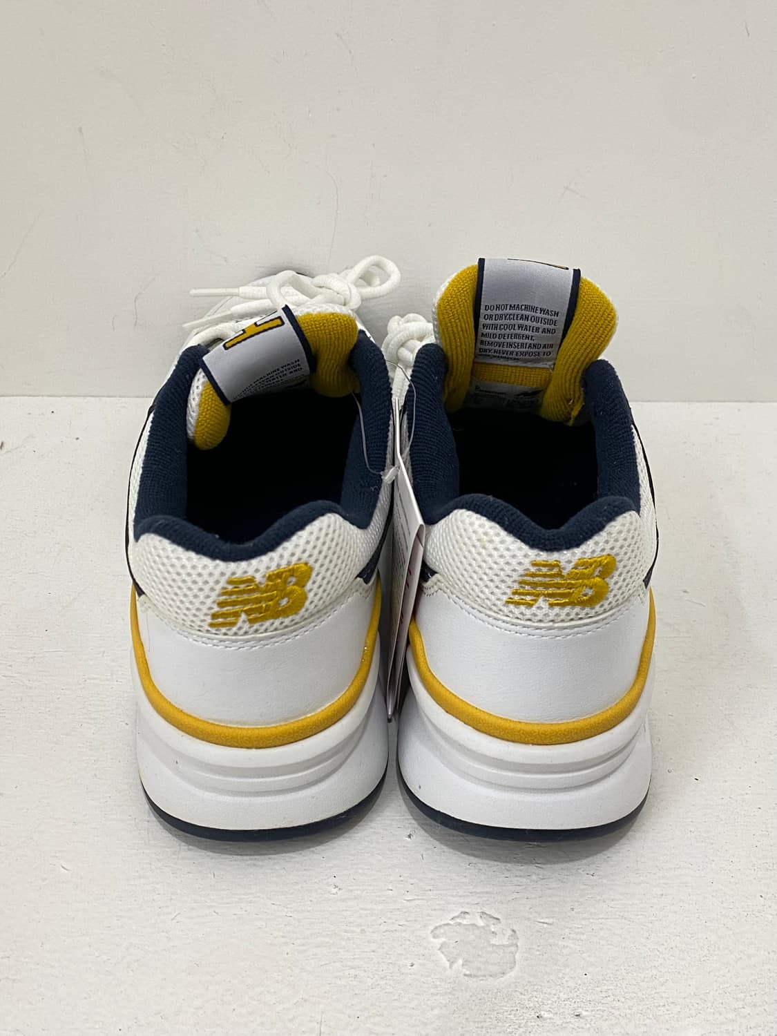 뉴발란스 997H 화이트 네이비 상품이미지4