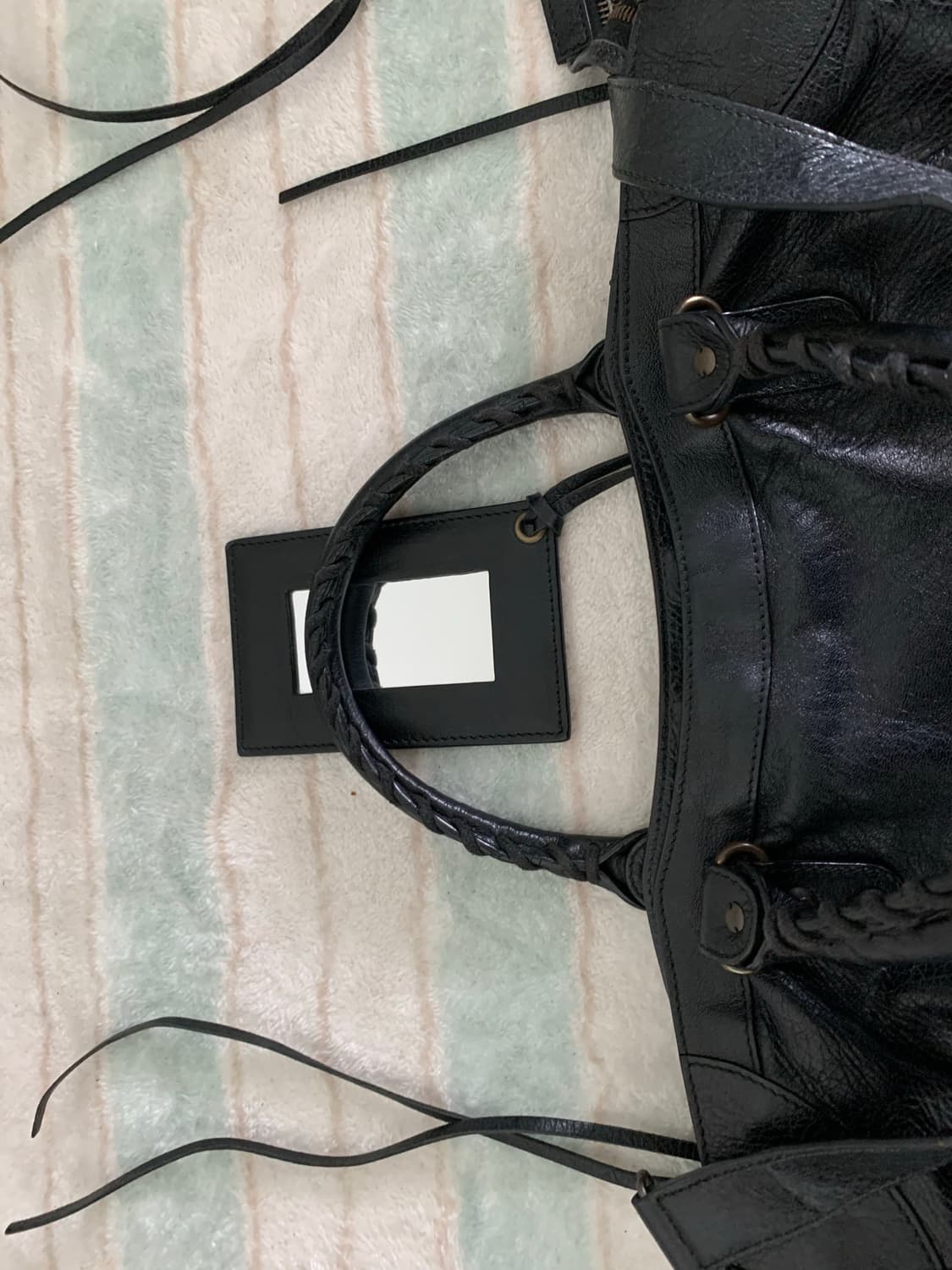 발렌시아가 모터백 미듐 시티백 정품 블랙 상품이미지5