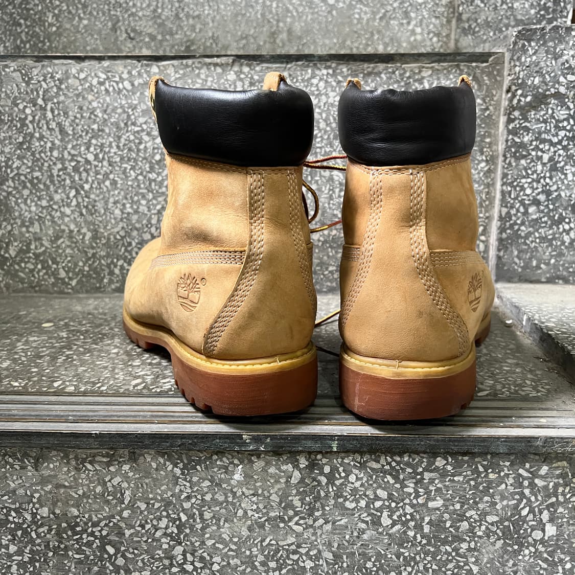 팀버랜드 6인치 위트 누벅 부츠 상품이미지3