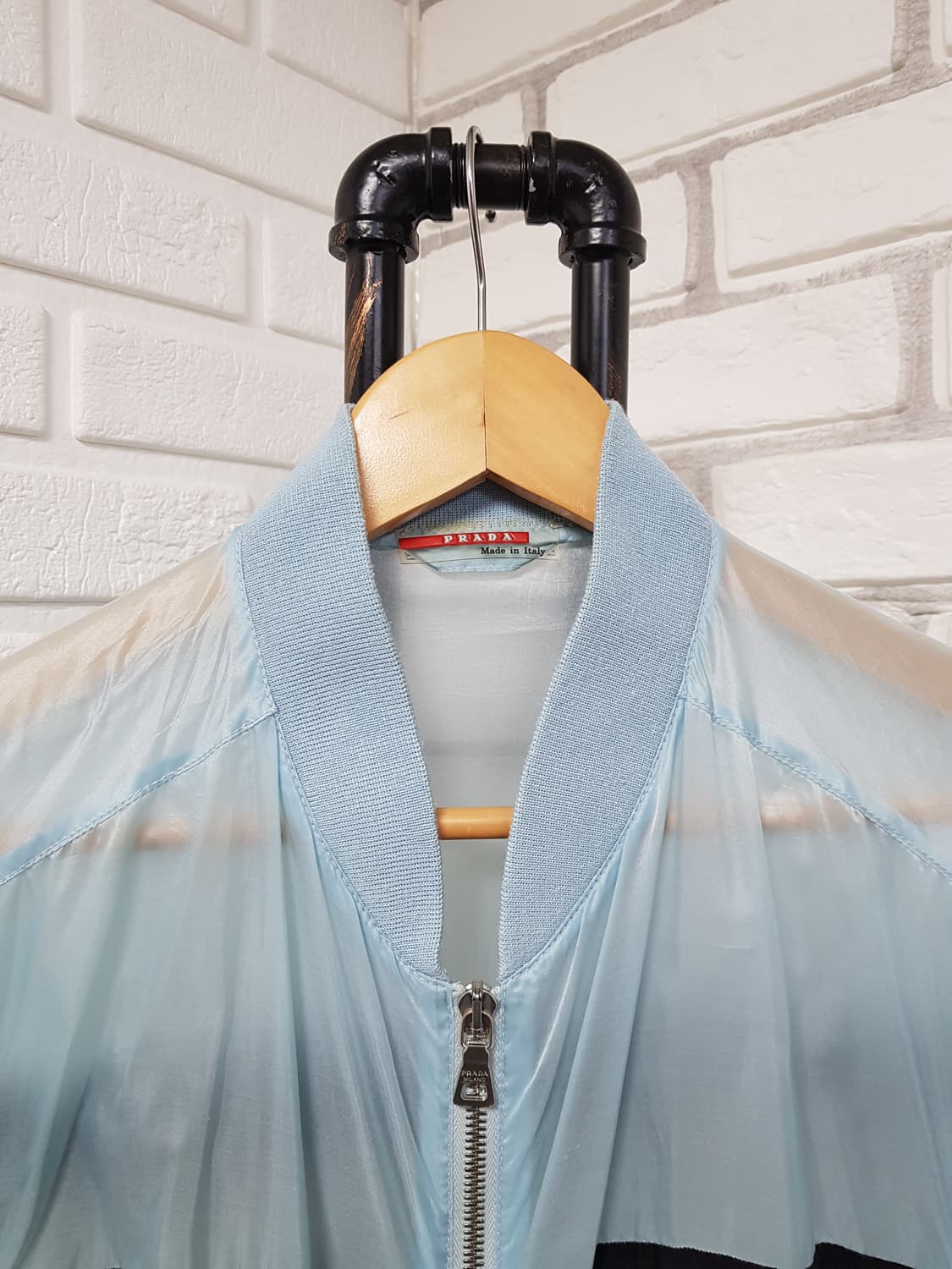 [52/정품] 프라다 스포츠 나일론 경량바람막이 상품이미지3