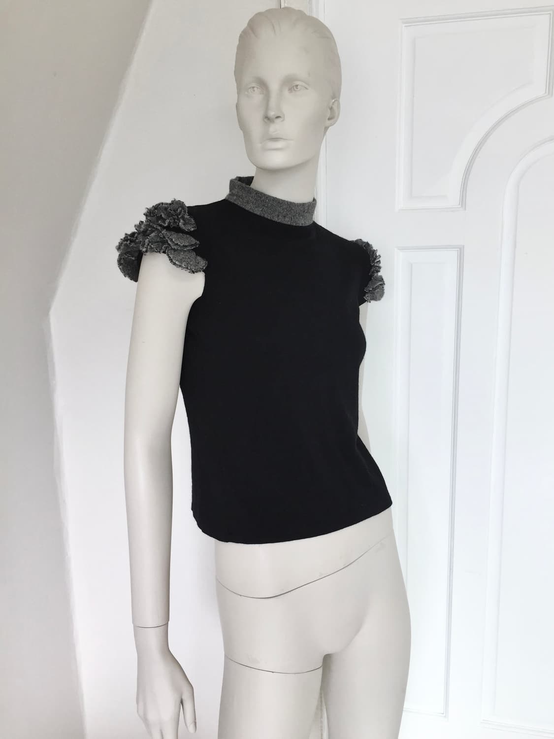 A/T Gray color block top 상품이미지3
