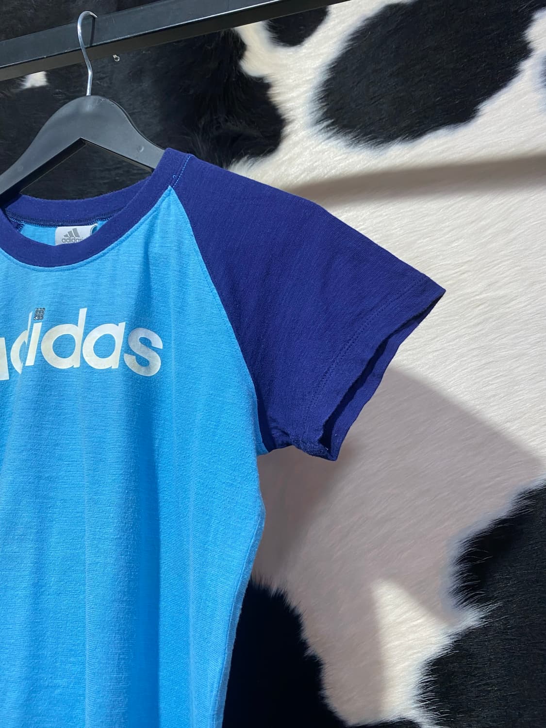 Adidas 큐빅 디테일 레글런 반팔 티셔츠 상품이미지4