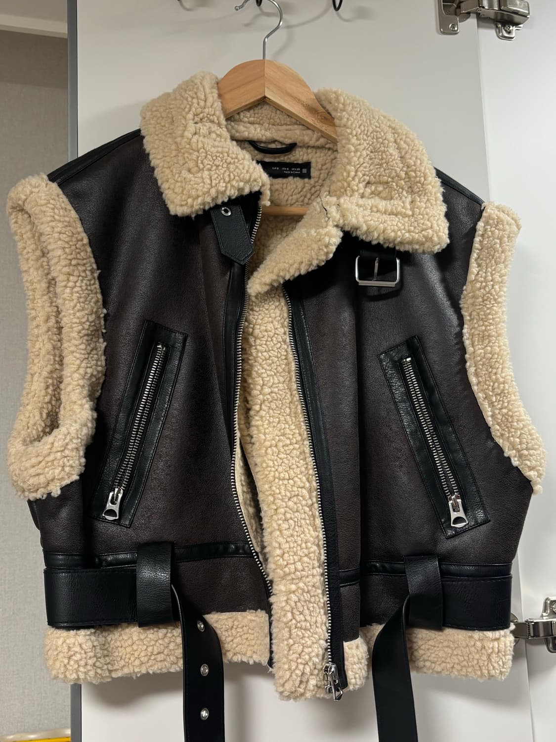 자라 무스탕 조끼 상품이미지1