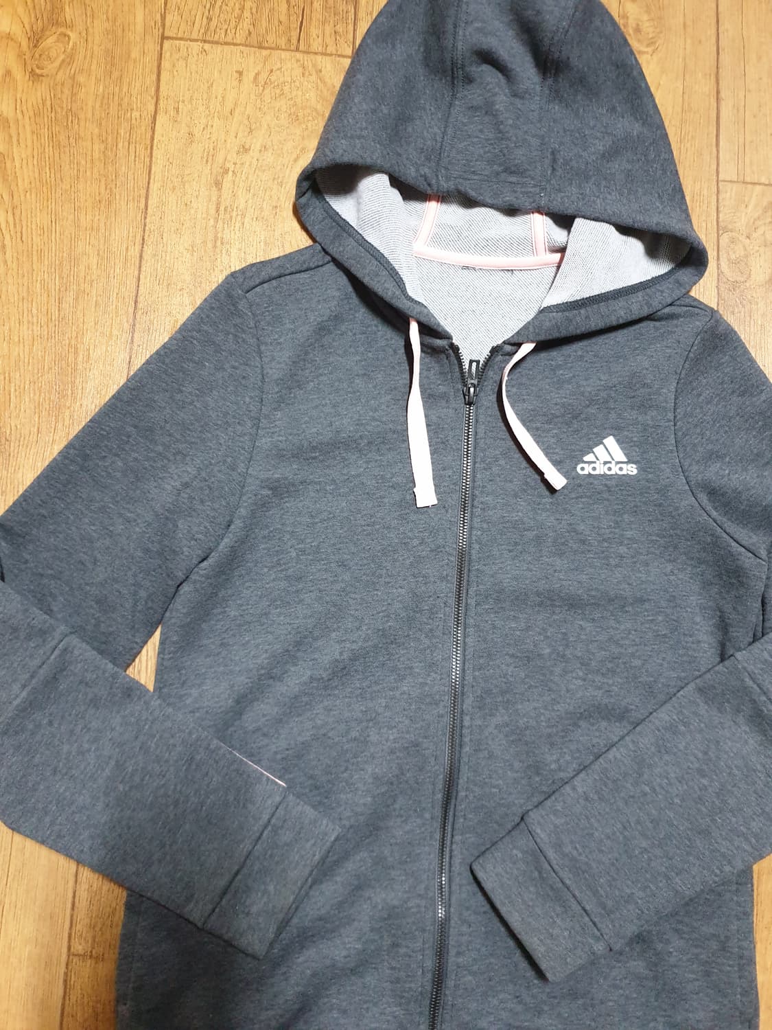 1211 아디다스 운동복 후드집업 90 사이즈입니다 상품이미지4