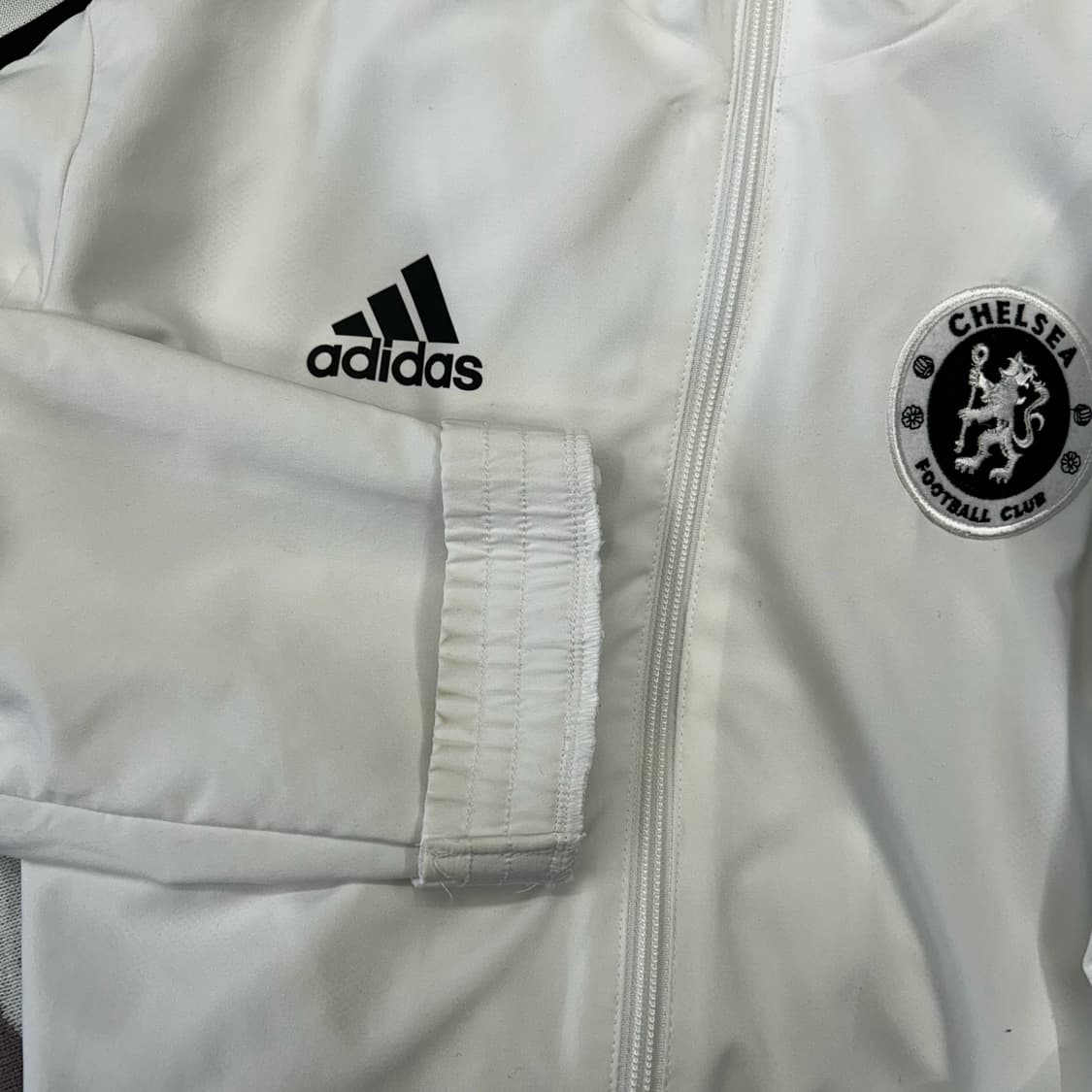 L 아디다스 첼시 화이트 후드 트랙탑 상품이미지5