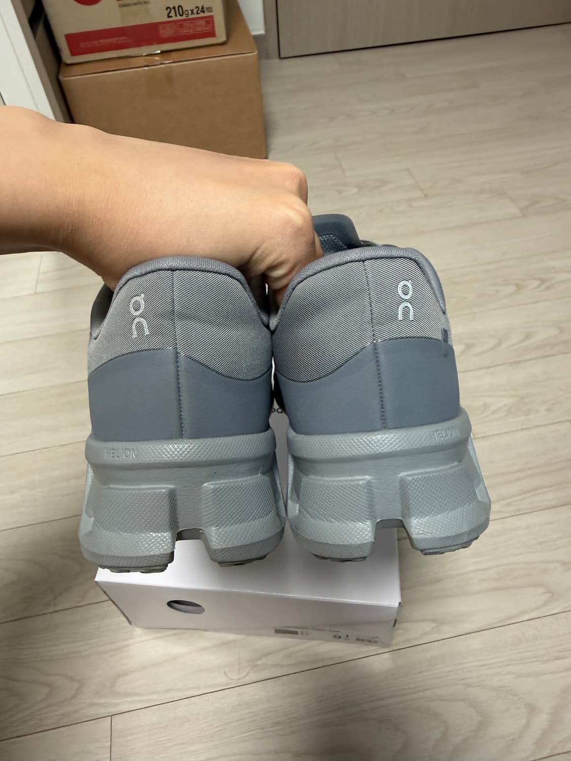 [US9 / 270] 파프x온 클라우드몬스터 하이퍼 팬텀 그레이 상품이미지4