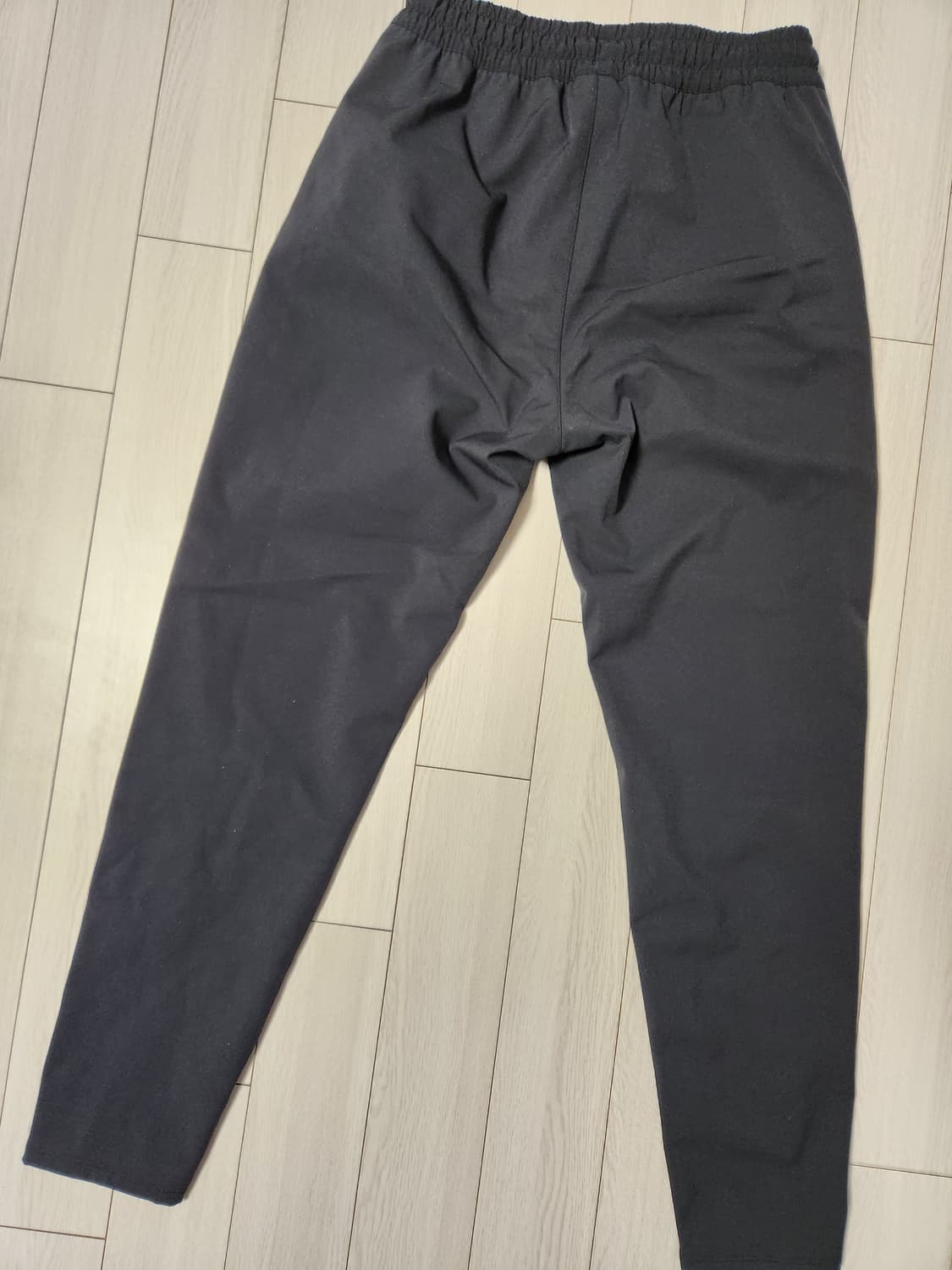 새상품급) 리복 TS 써모웜 컨트롤 트레이닝 팬츠 GI5304 사이즈L
 상품이미지9