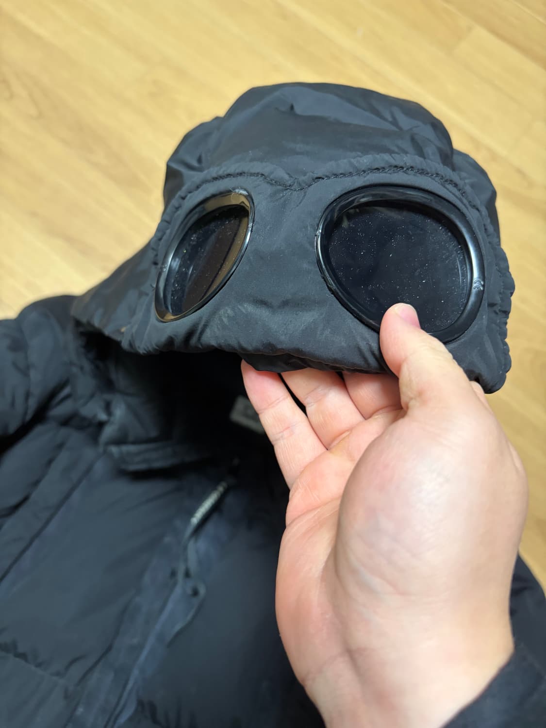 Cp컴퍼니 나일론 고글 패딩 100 상품이미지5