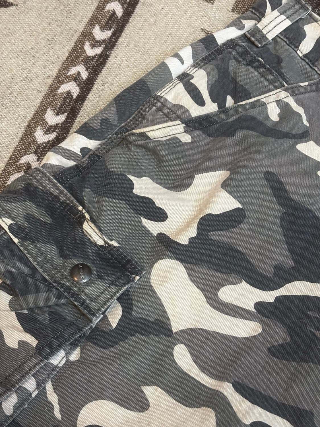 Carhartt 카모 카고 하프팬츠 상품이미지4