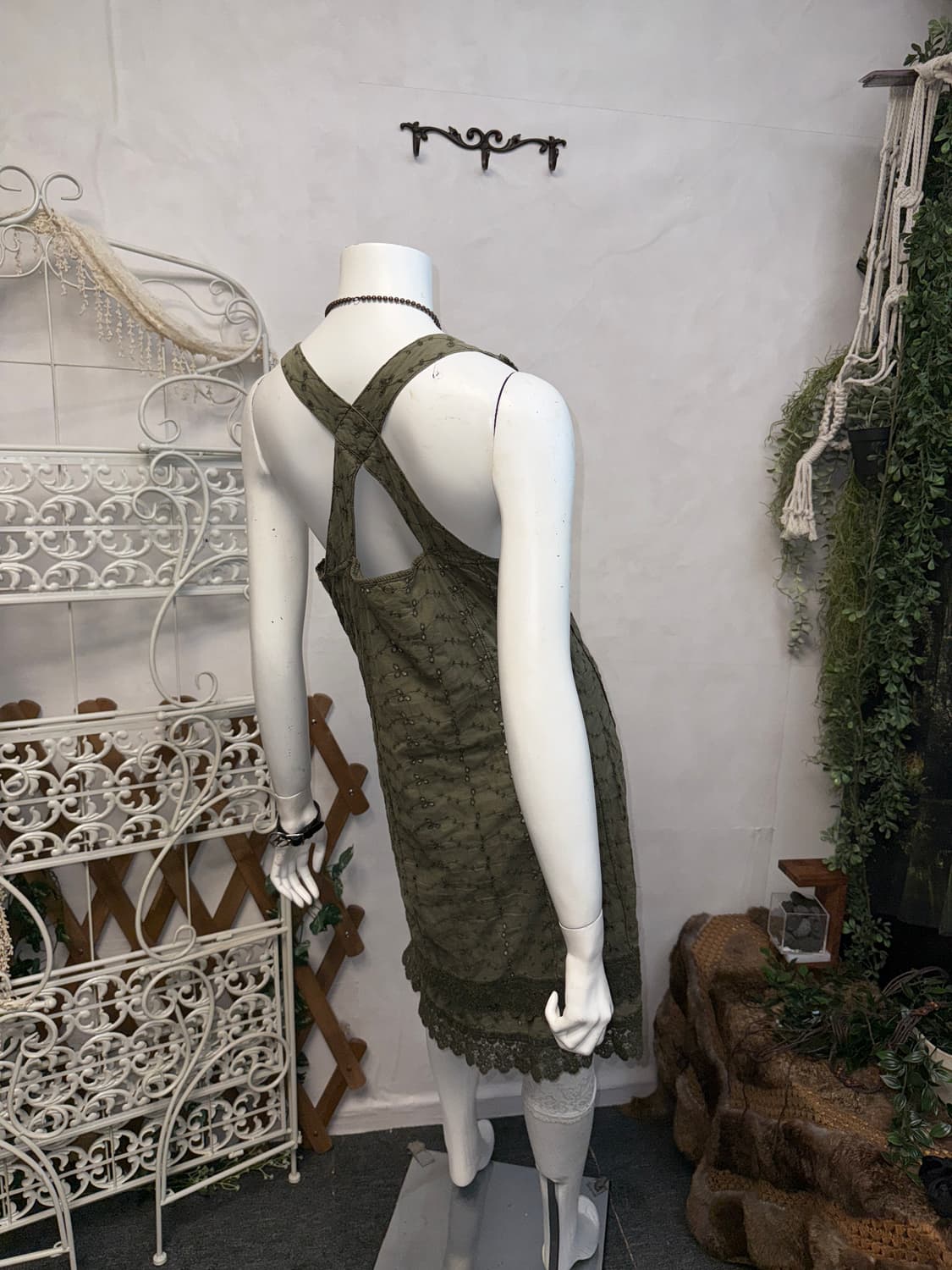 Deep khaki ethnic floral punching ops 상품이미지5