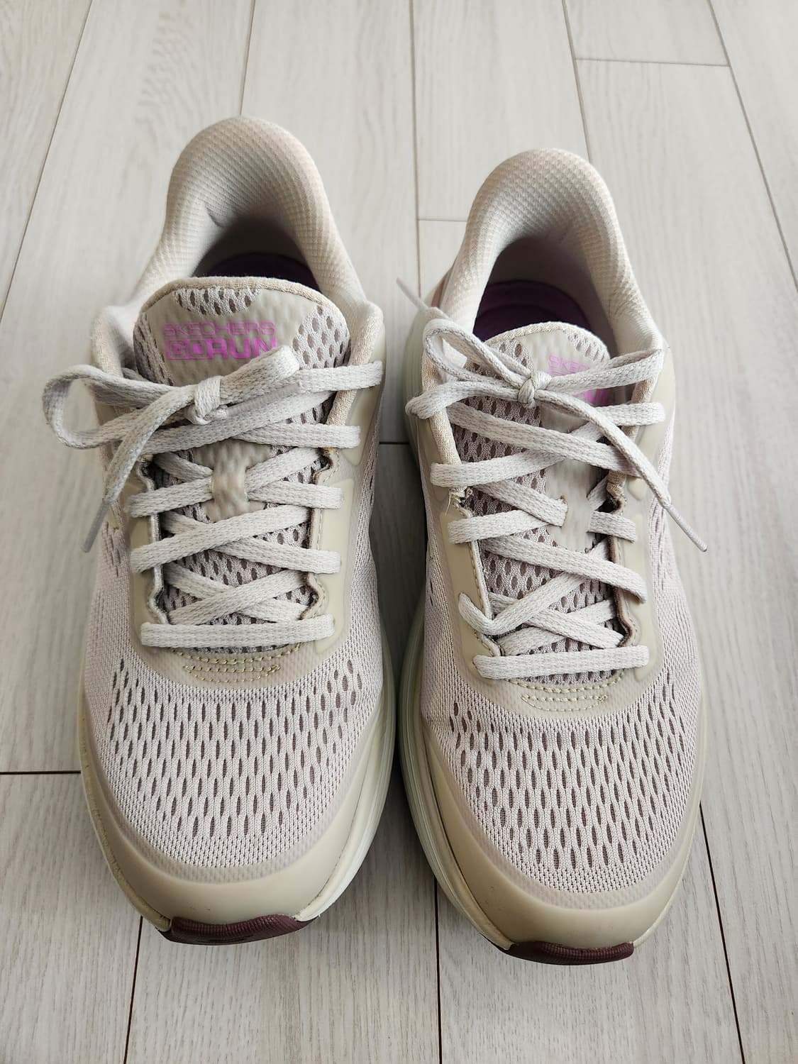 스케쳐스 여성 맥스쿠셔닝 서스펜션 슬립인스 (129258) 사이즈235
 상품이미지2