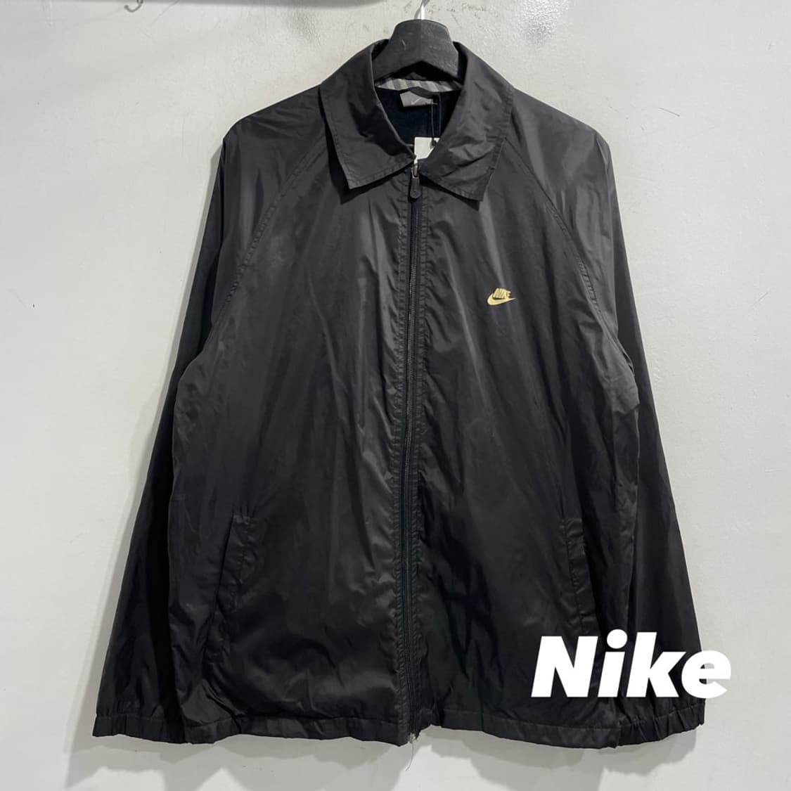 나이키 백프린팅 바람막이 상품이미지1
