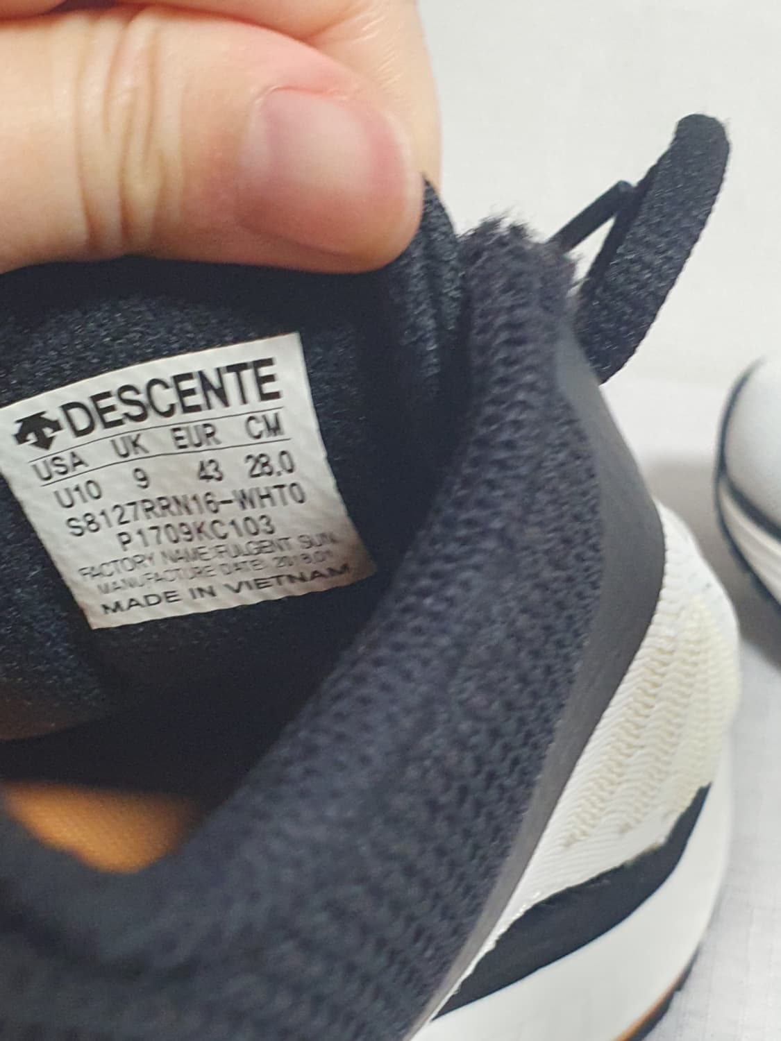 데상트 토닉 3.0 러닝화 화이트 블랙 오렌지 280mm 상품이미지9