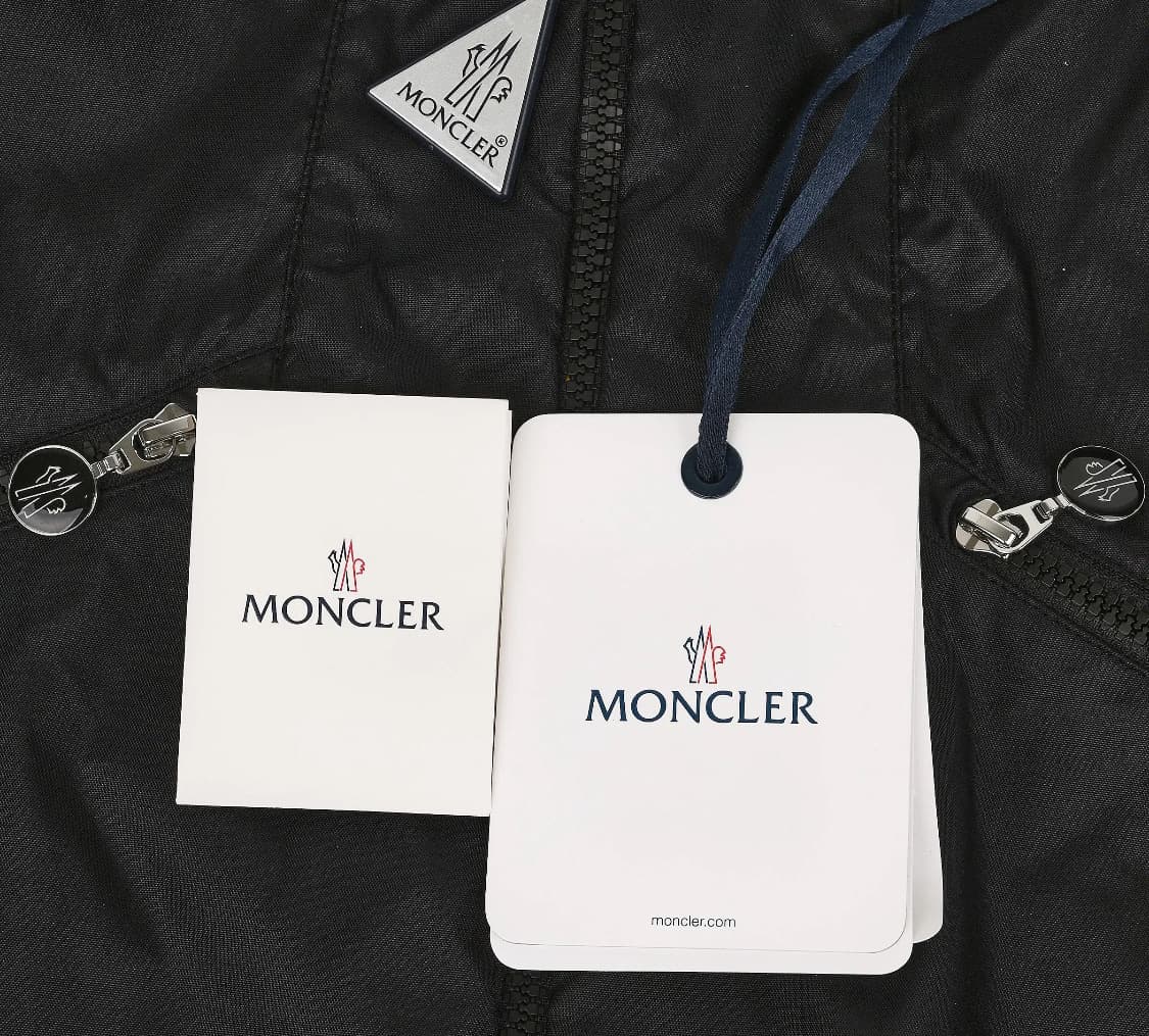 [S급] (W) 몽클레르 헤마르 윈드브레이커 블랙 판매합니다!!! 상품이미지2