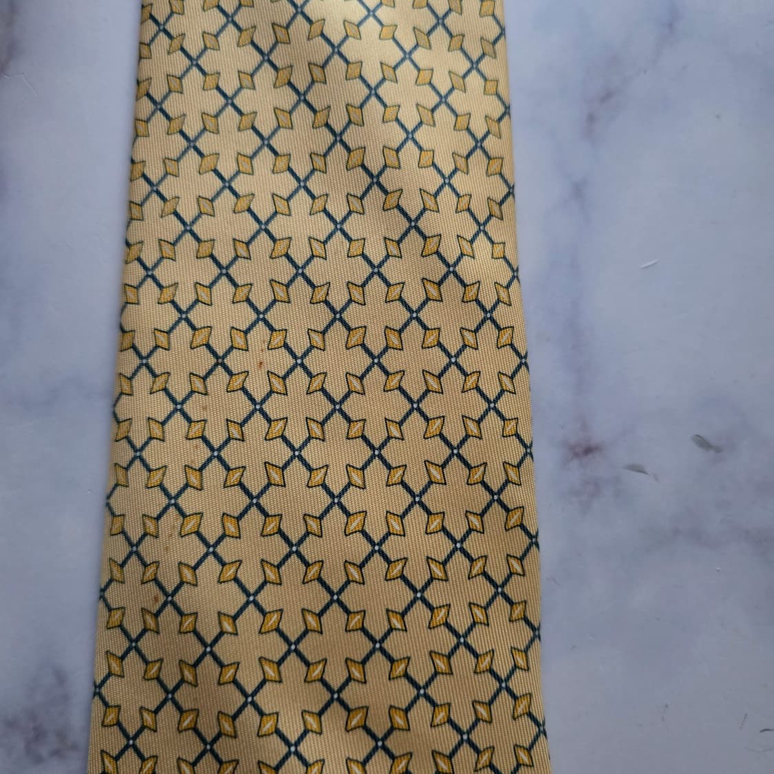 에르메스 실크 옐로 기하 패턴 넥타이 9.4cm A등급 K1467
 상품이미지9