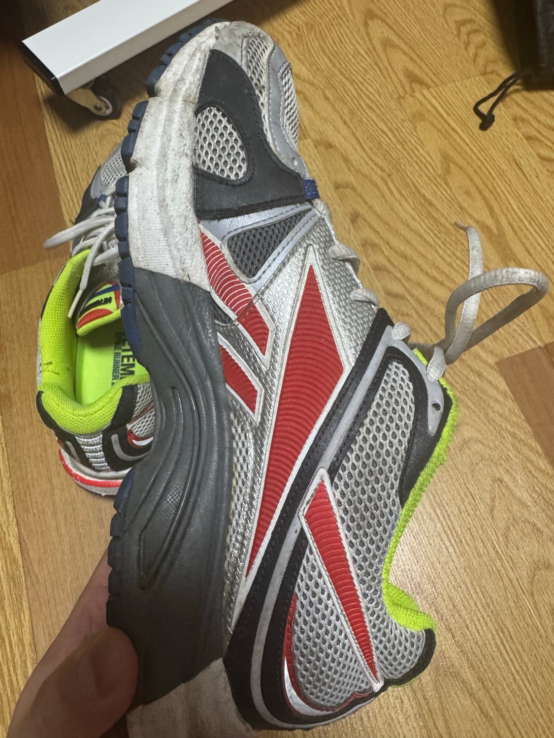 [265]베트멍x리복 스파이크러너200 상품이미지7