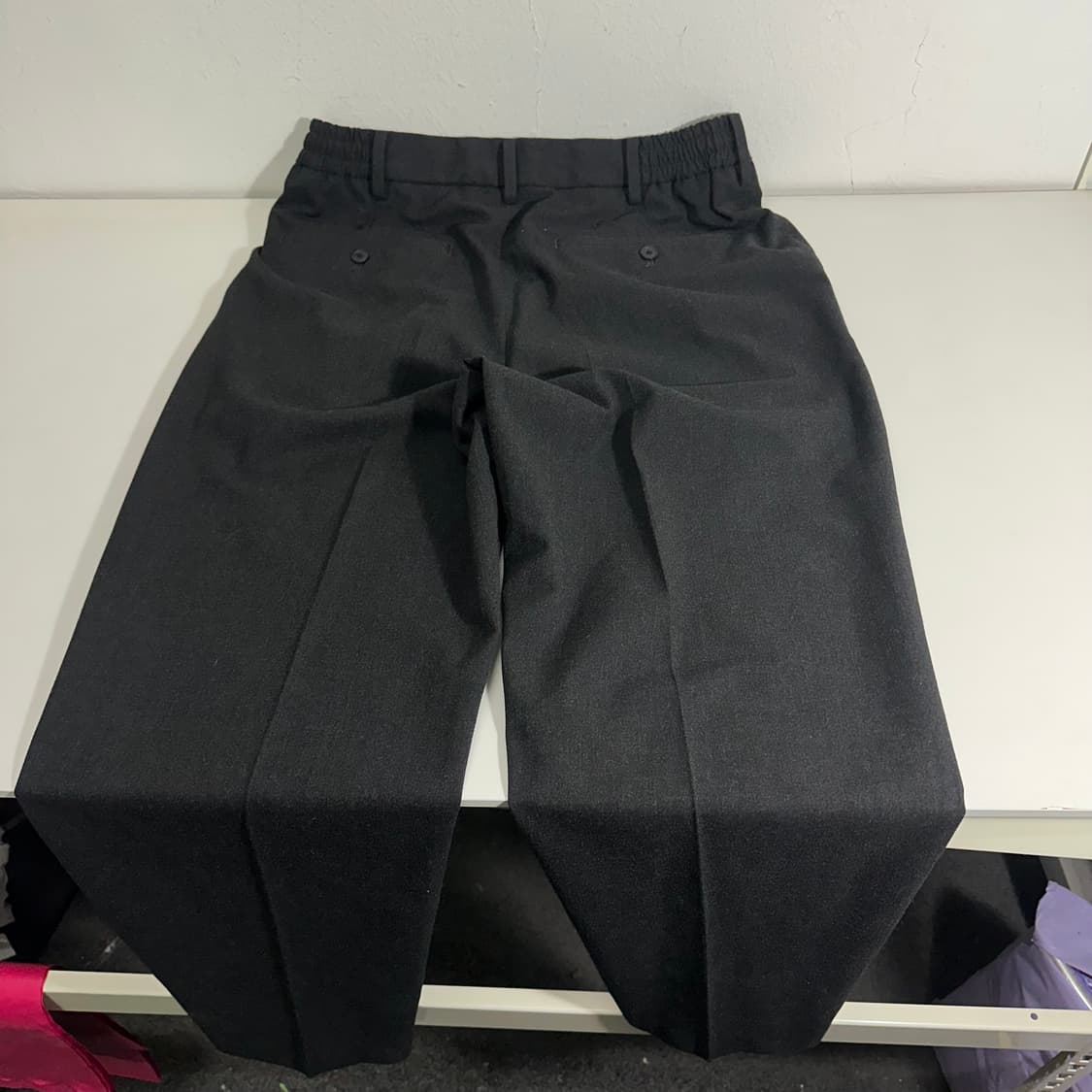 M 유니클로 챠콜 테이퍼드핏 하이웨스트 원턱 겨울슬랙스 상품이미지4