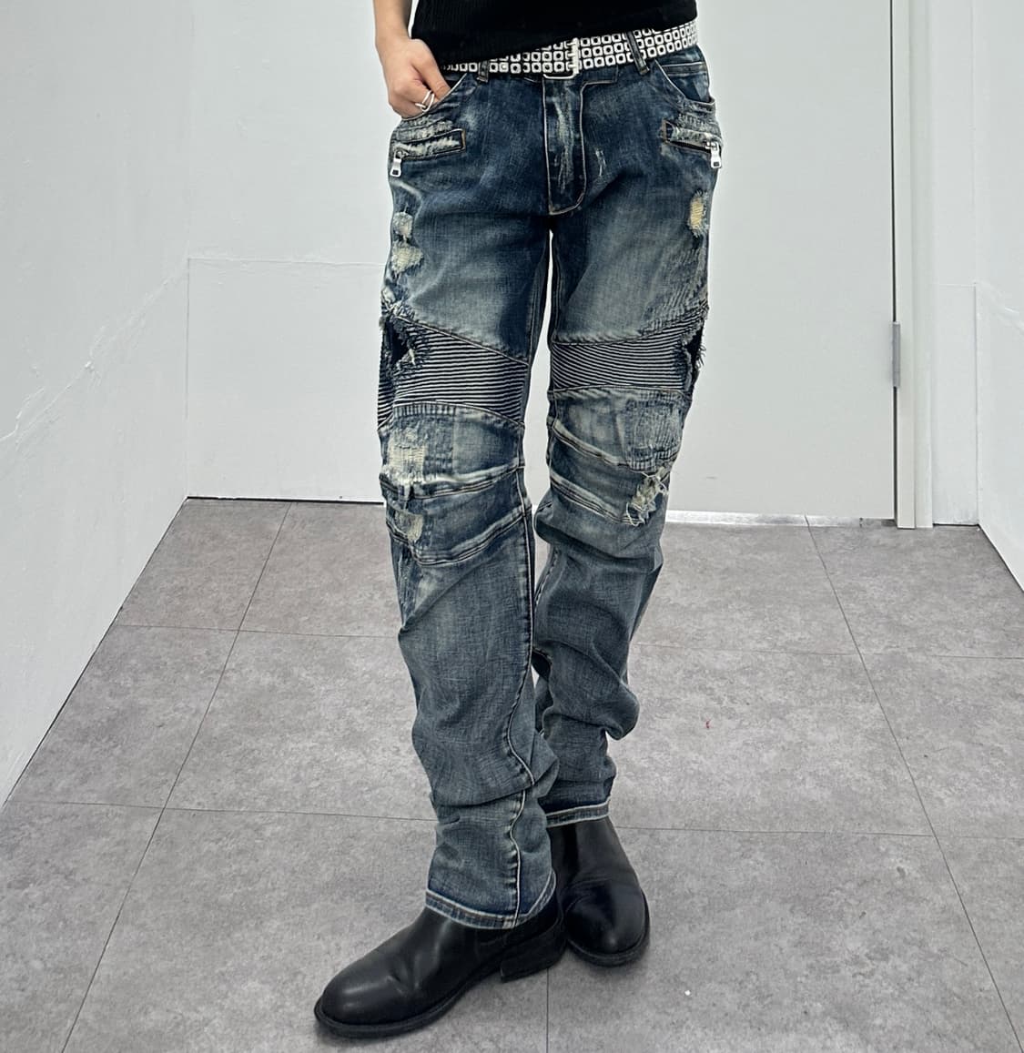Balmain Patched Biker Distressed Jeans 상품이미지3