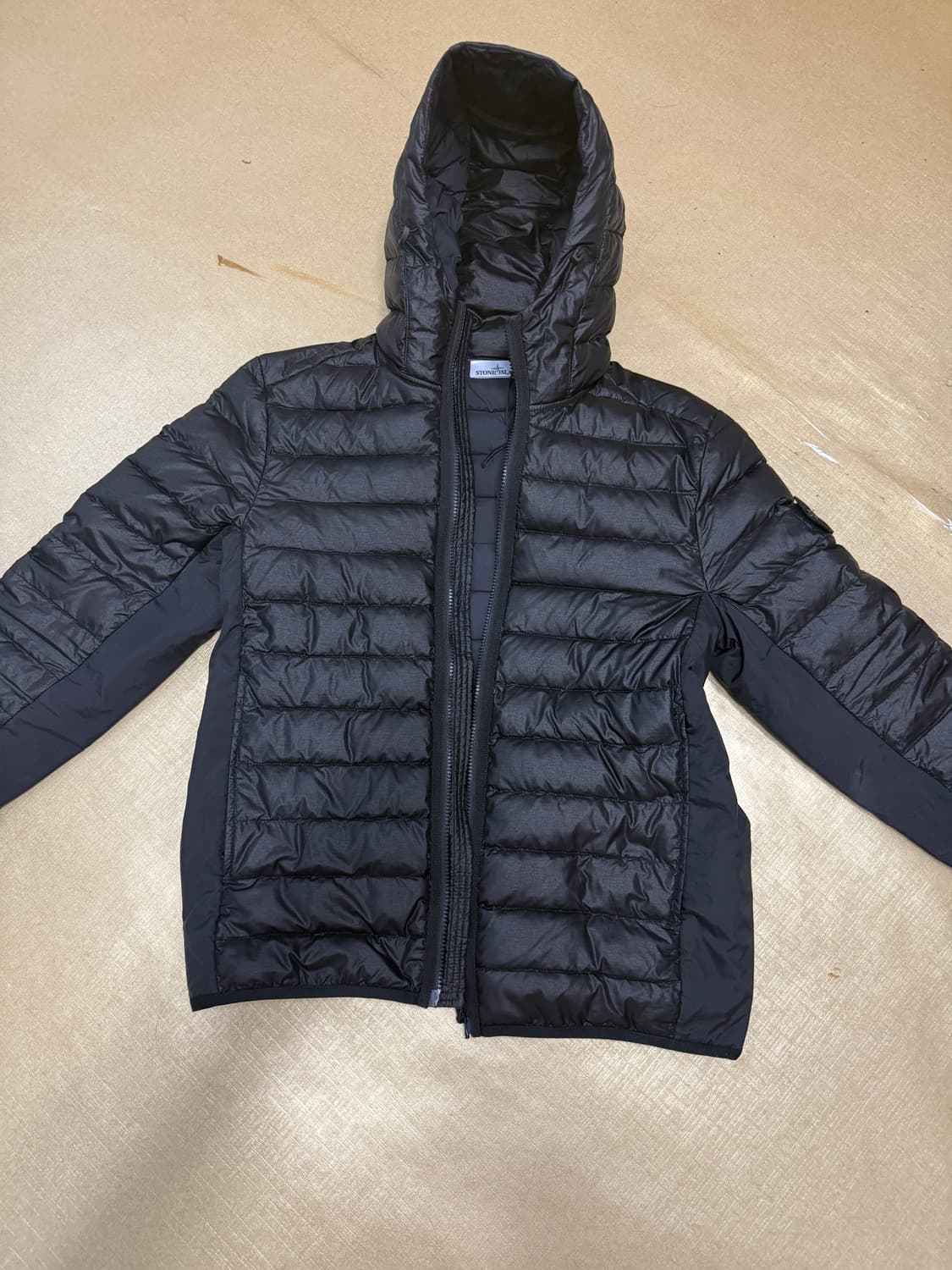 스톤 아일랜드 룸우븐 경량패딩 상품이미지1