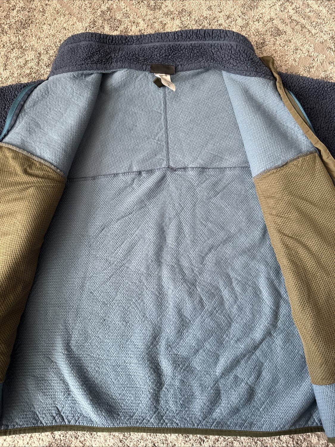 파타고니아 클래식 레트로-X 플리스 자켓 클래식 네이비/카키 상품이미지3