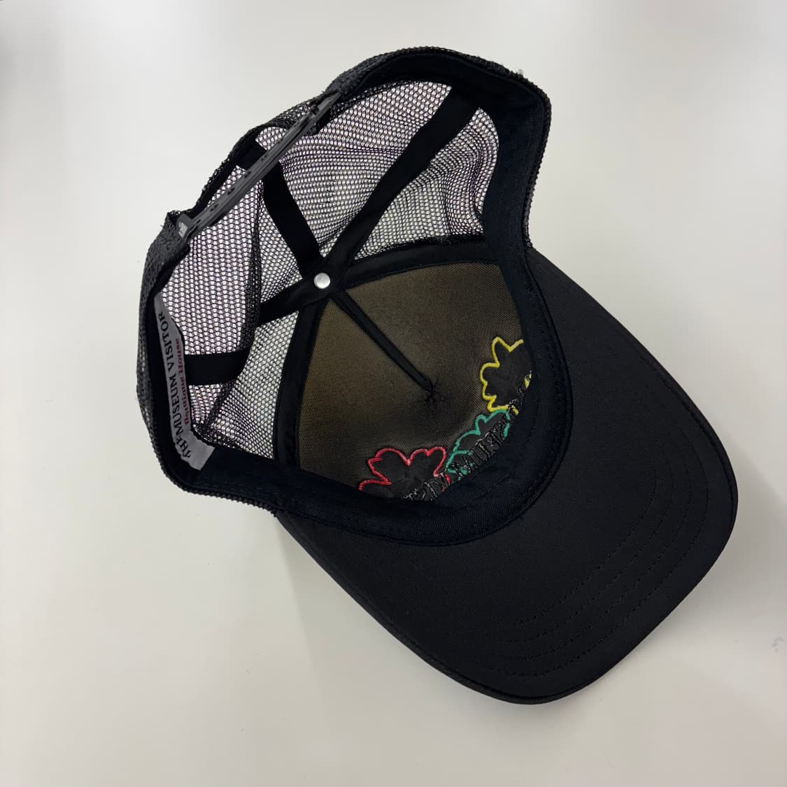 반스 x 더 뮤지엄 비지터 매쉬 트러커 햇 상품이미지3