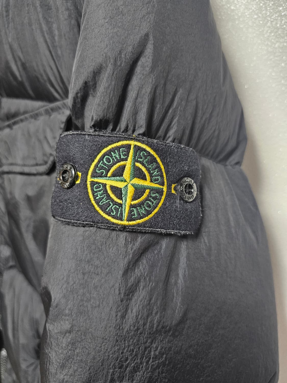 스톤아일랜드 크링클랩스 논후드 패딩 상품이미지3