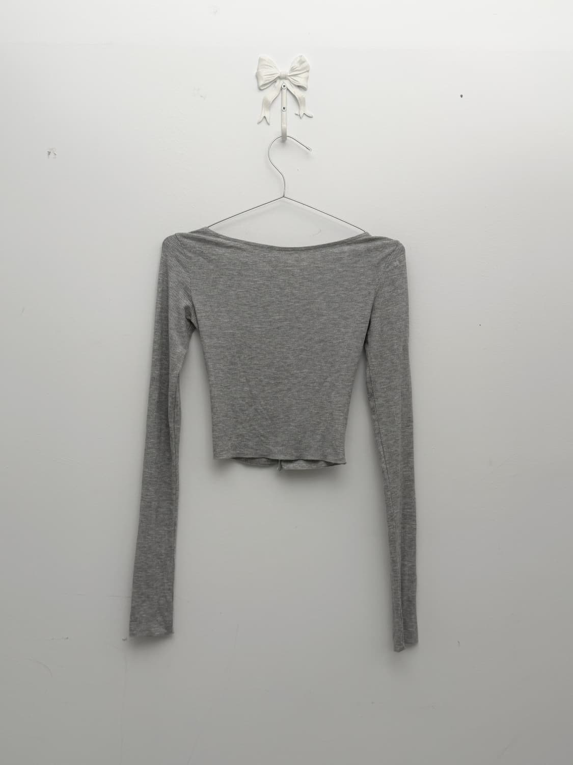 그레이 스냅 디테일 슬림 크롭 탑 상품이미지5