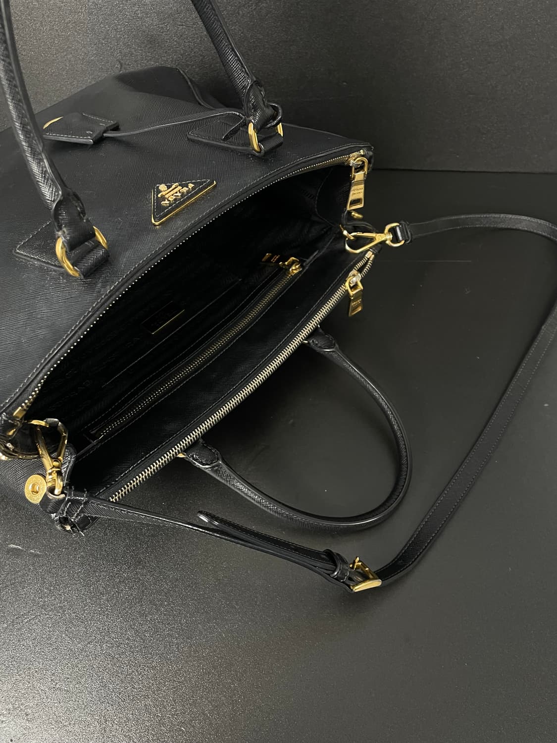 PRADA 프라다 사피아노 럭스 2WAY 블랙 토트백 상품이미지1