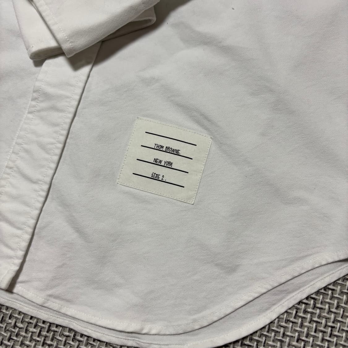 [2 Size] 톰브라운 암밴드 셔츠 상품이미지3