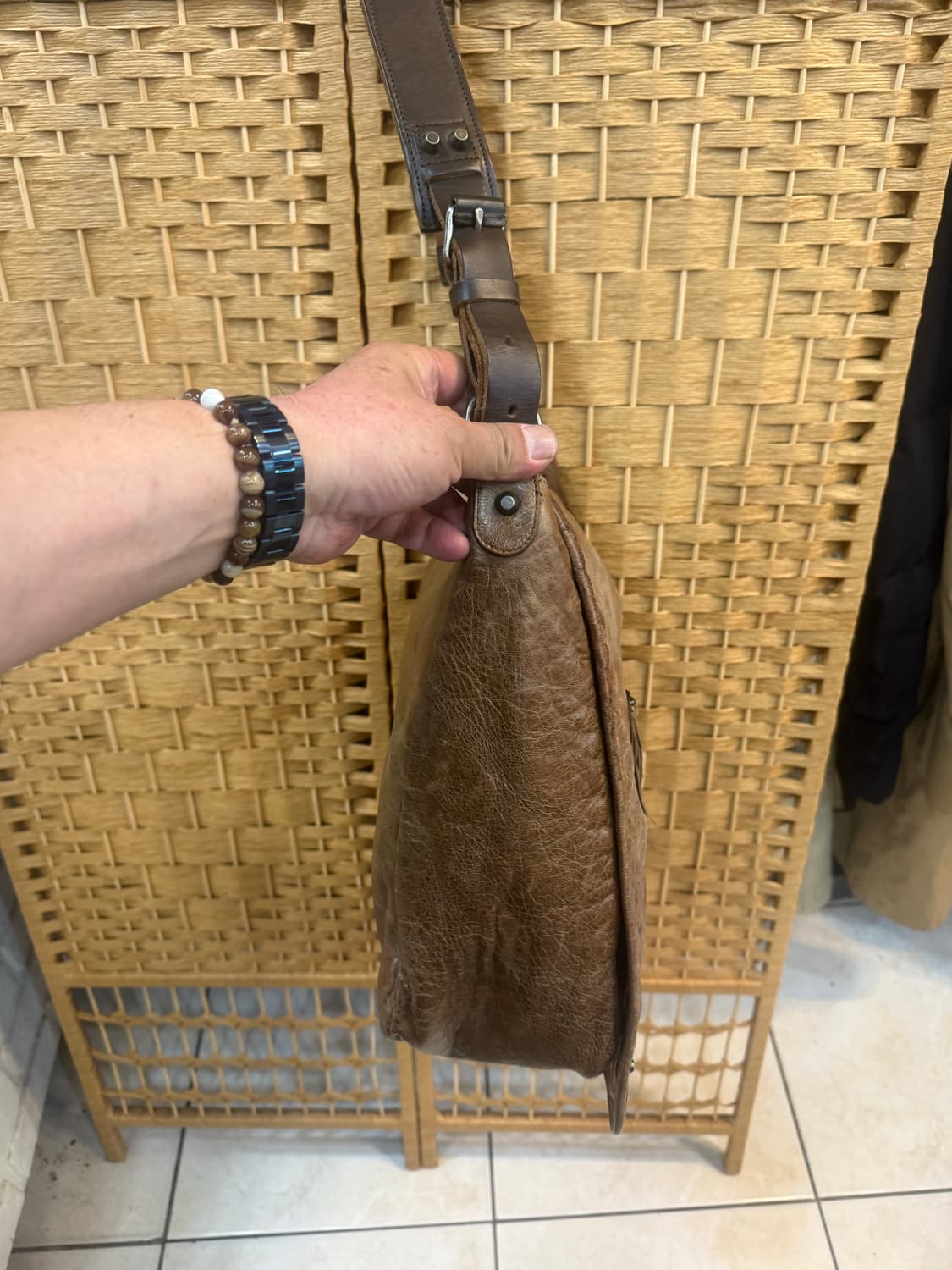 정품 발렌시아가 모터 메신저백 팝니다 상품이미지5