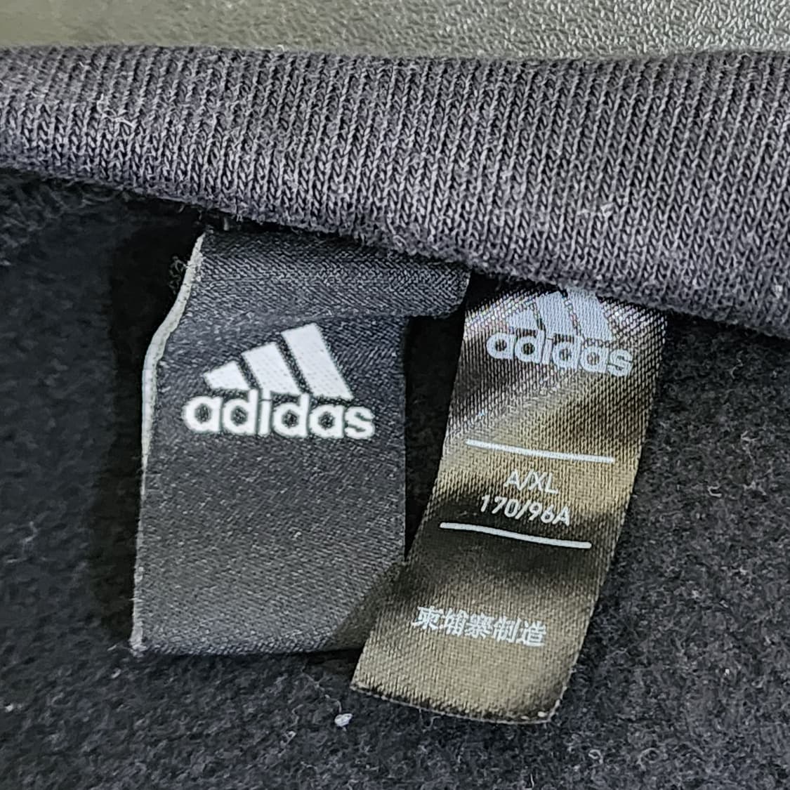 [L] 아디다스 슬리브 로고 맨투맨 (블랙) 상품이미지4